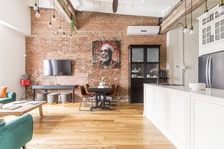 Galeria 2:Spacious 4BR/2BA Getaway•Modern/Relaxing gallery image 2