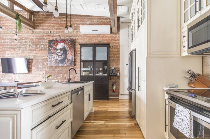 Galeria 2:Spacious 4BR/2BA Getaway•Modern/Relaxing gallery image 5