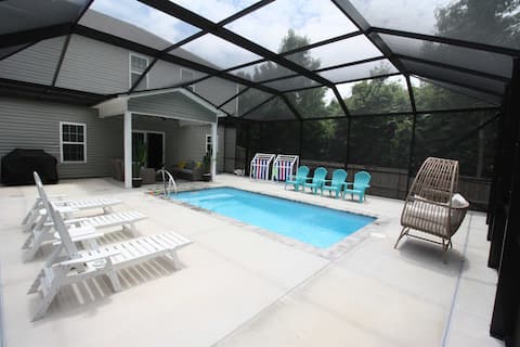 Swansboro Place: Heated Screened Pool & Game Room