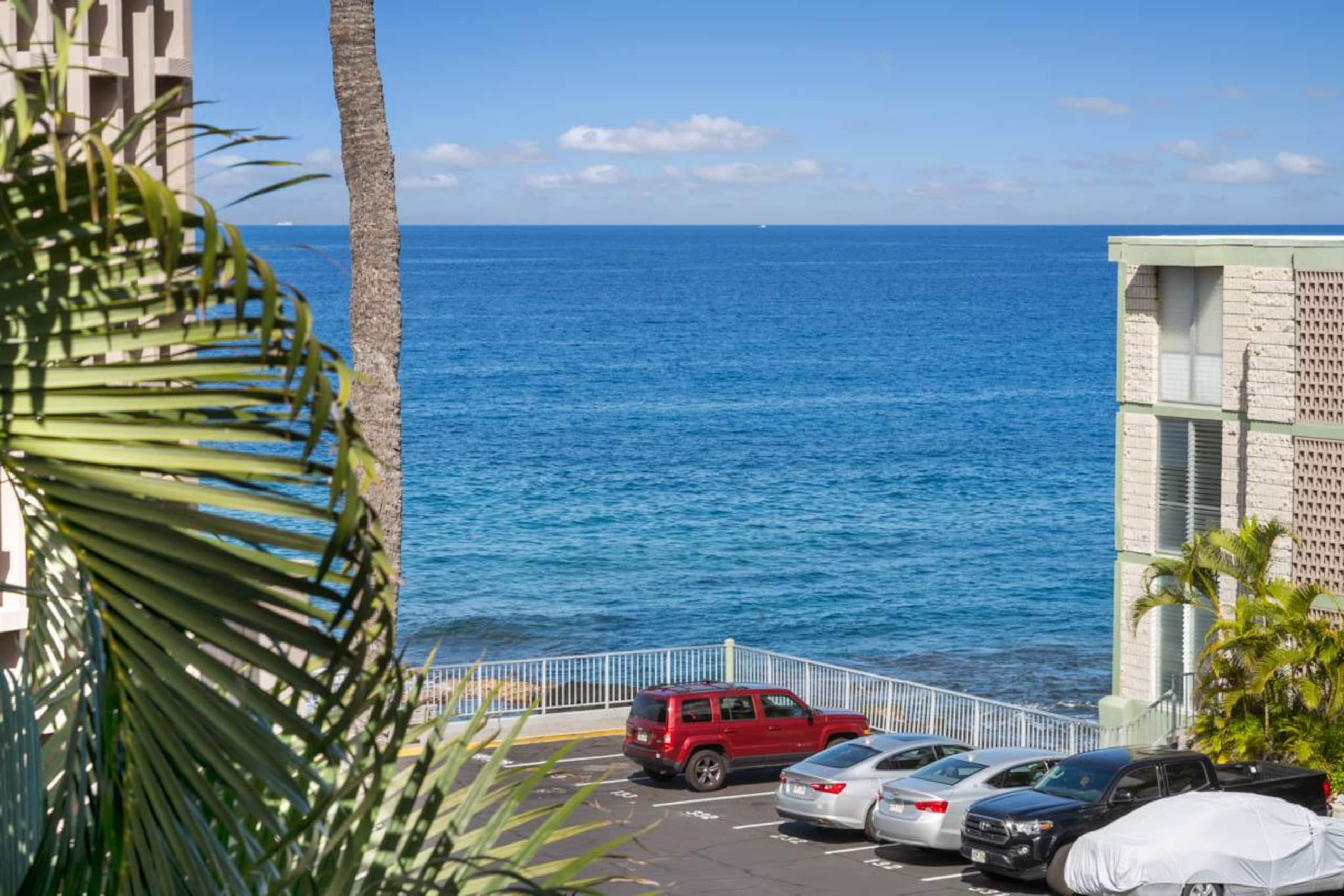 Condo in Kailua-Kona · ★4.63 · 1 bedroom · 2 beds · 1 private bath - Image 4