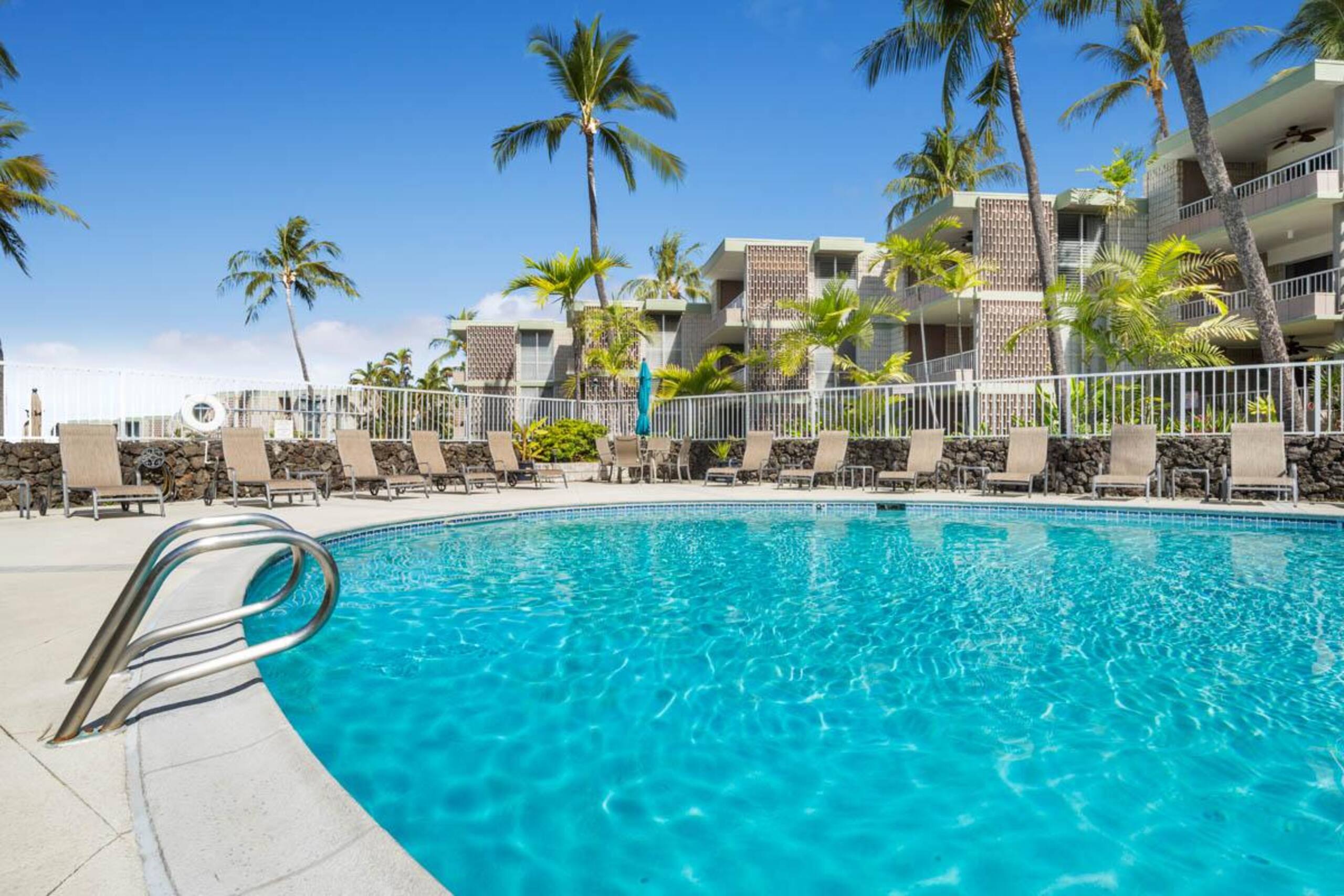 Condo in Kailua-Kona · ★4.63 · 1 bedroom · 2 beds · 1 private bath - Image 24