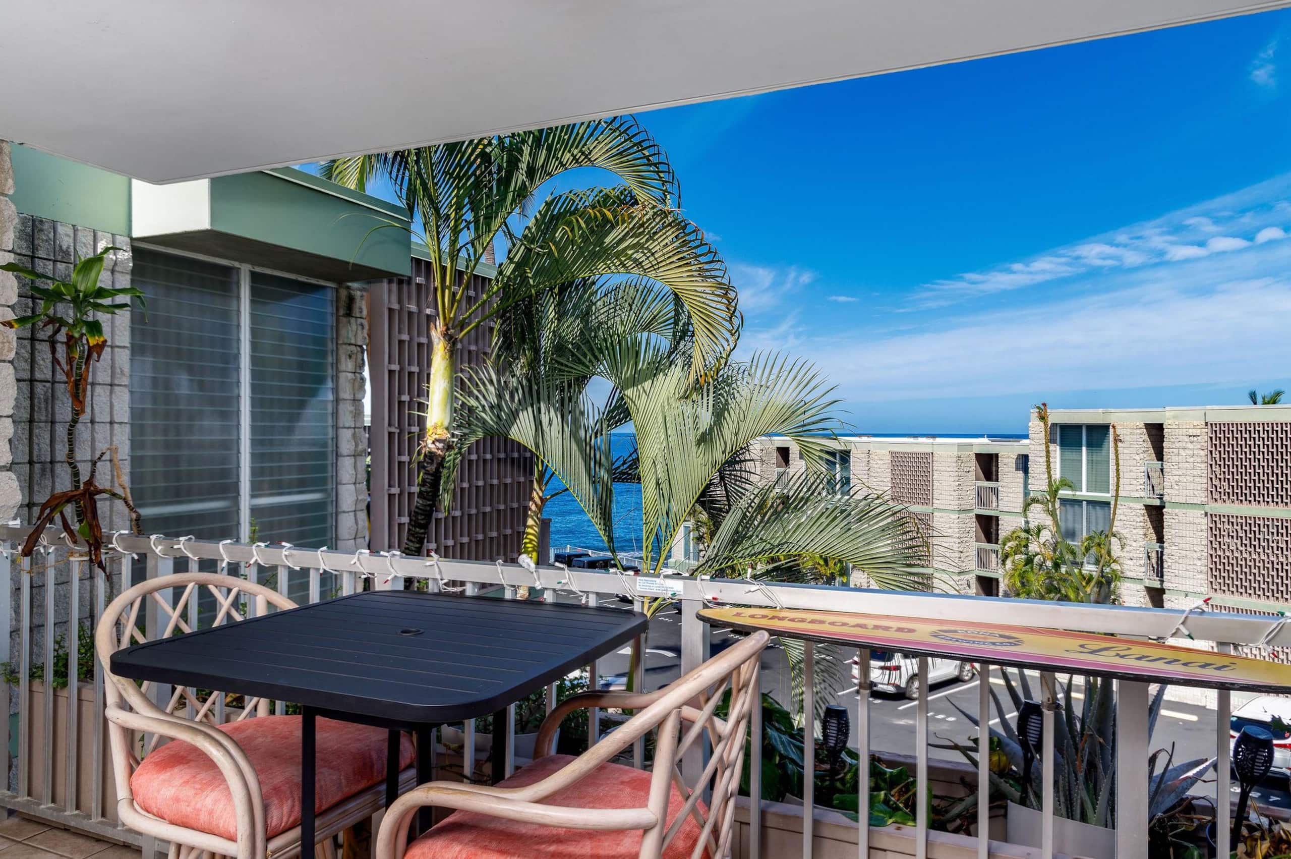Condo in Kailua-Kona · ★4.63 · 1 bedroom · 2 beds · 1 private bath - Image 2