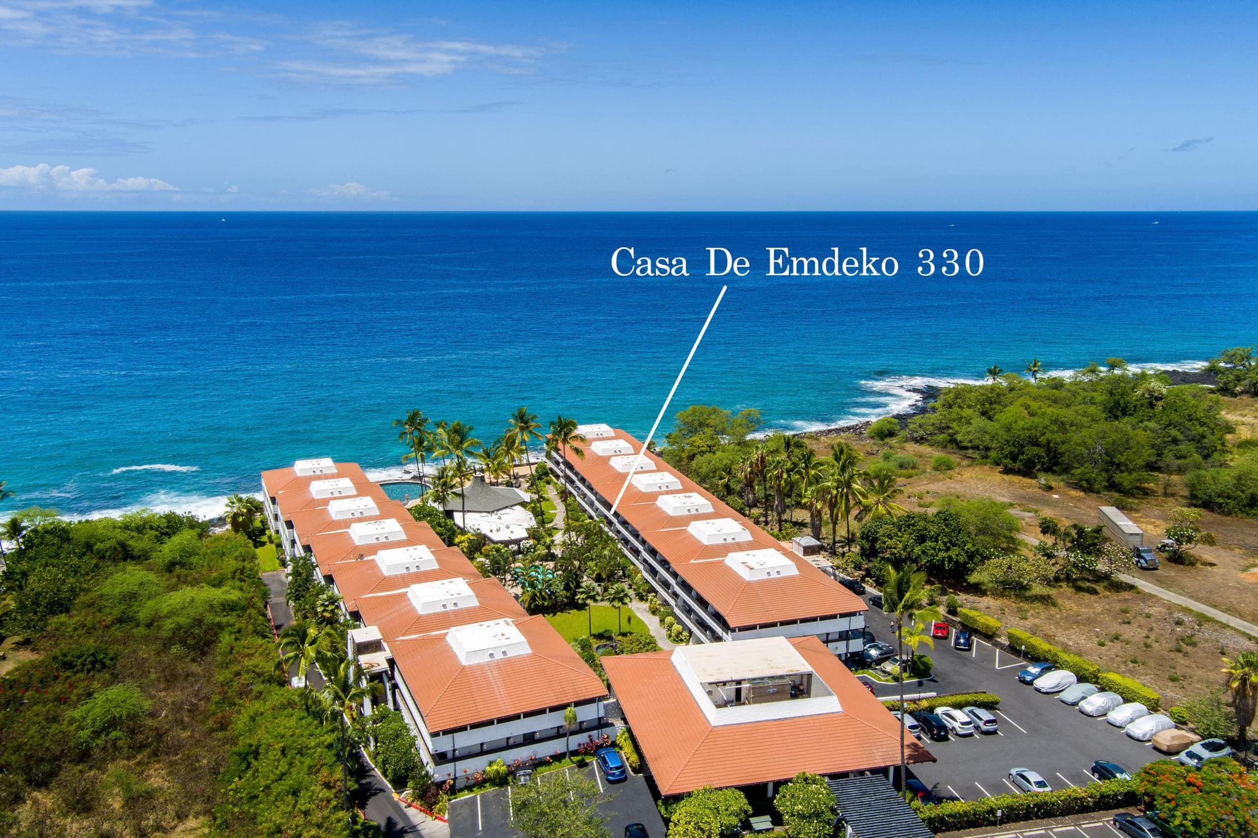 Condo in Kailua-Kona · ★4.7 · 1 bedroom · 2 beds · 1 private bath - Image 3