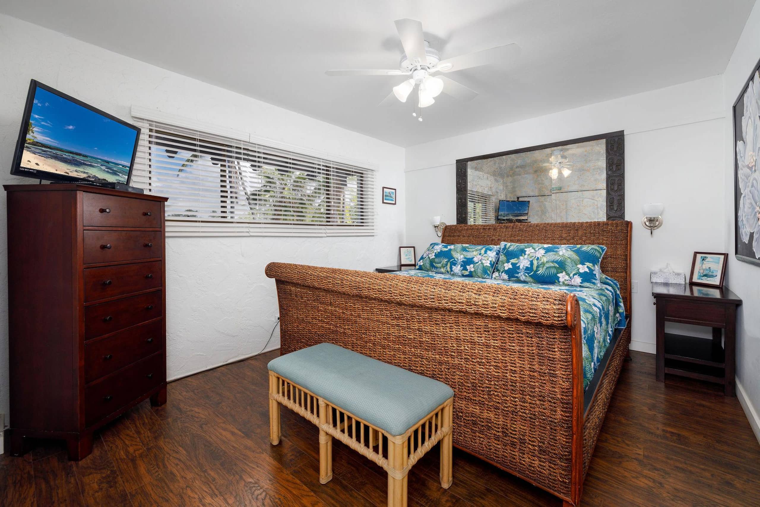 Condo in Kailua-Kona · ★4.7 · 1 bedroom · 2 beds · 1 private bath - Image 13