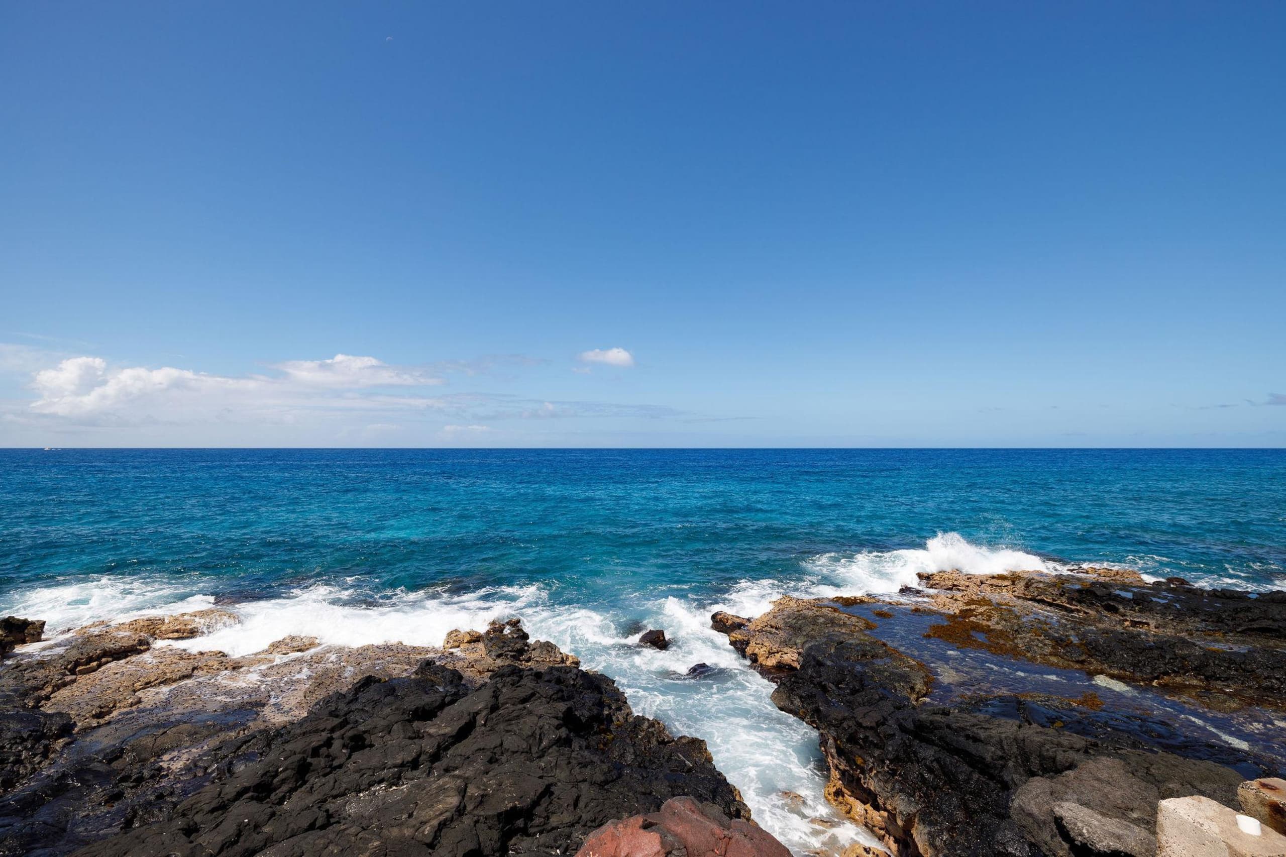 Condo in Kailua-Kona · ★4.7 · 1 bedroom · 2 beds · 1 private bath - Image 23
