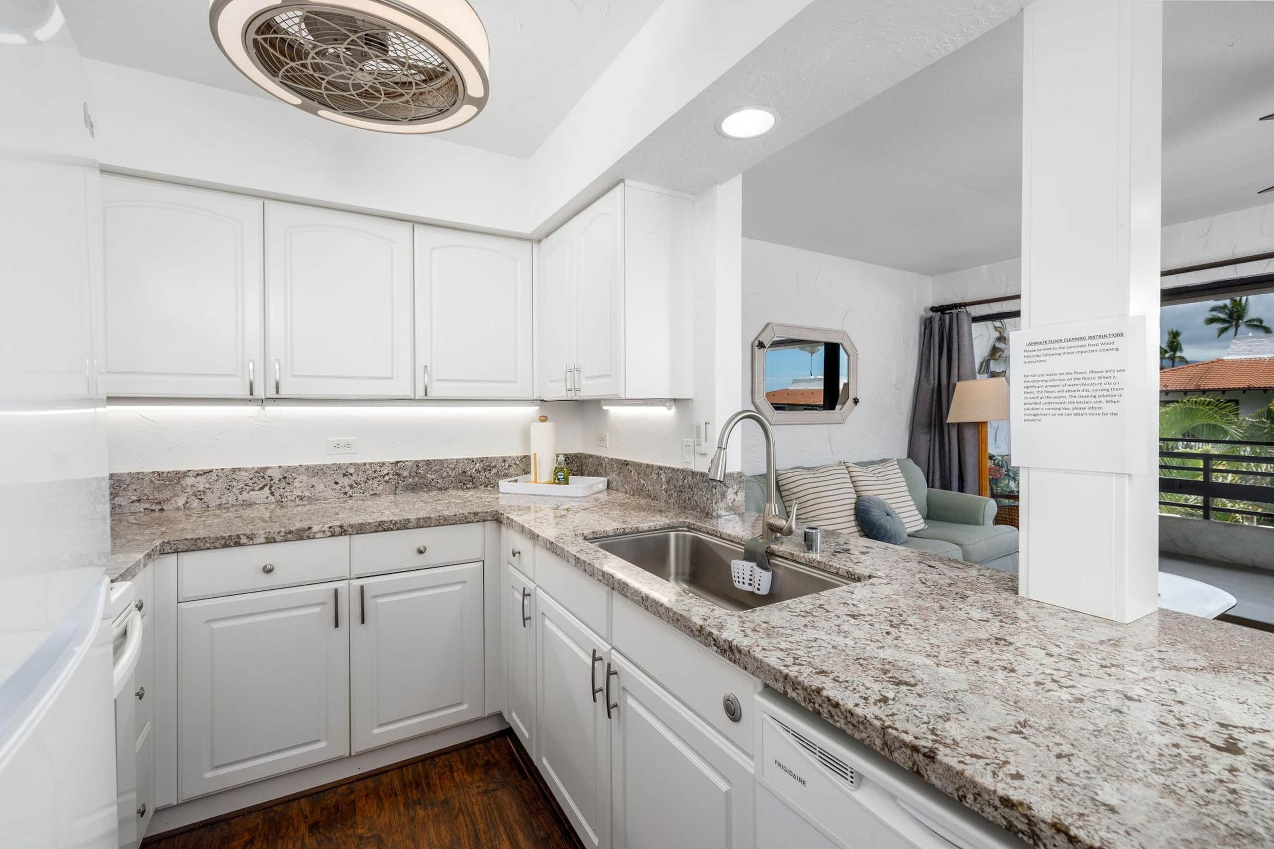 Condo in Kailua-Kona · ★4.7 · 1 bedroom · 2 beds · 1 private bath - Image 9