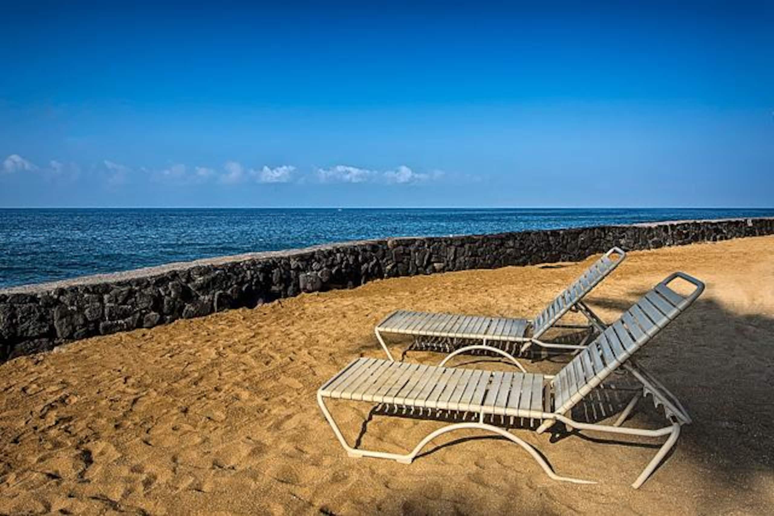 Condo in Kailua-Kona · ★4.88 · 1 bedroom · 2 beds · 1 private bath - Image 19