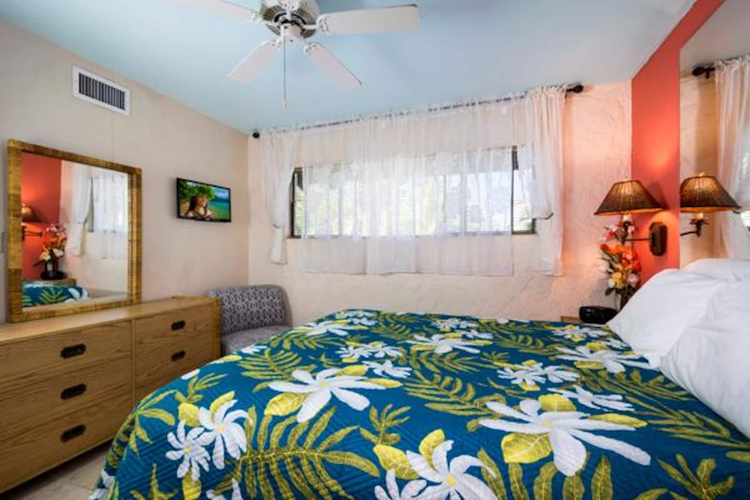 Condo in Kailua-Kona · ★4.88 · 1 bedroom · 2 beds · 1 private bath - Image 12