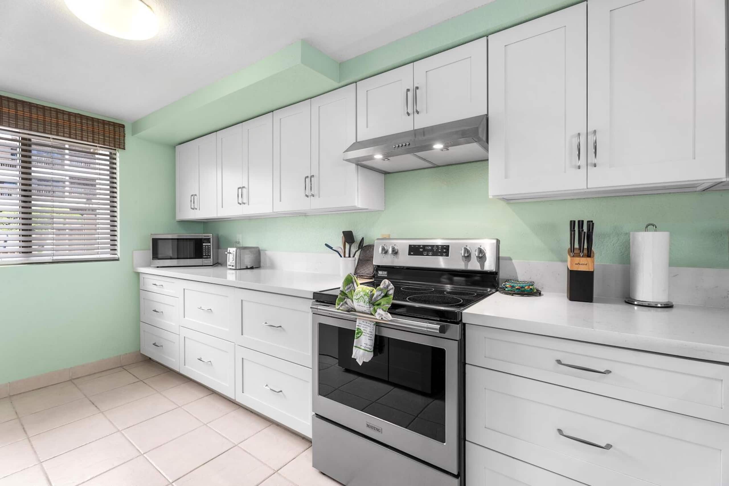 Condo in Kailua-Kona · ★4.71 · 2 bedrooms · 3 beds · 2 baths - Image 13