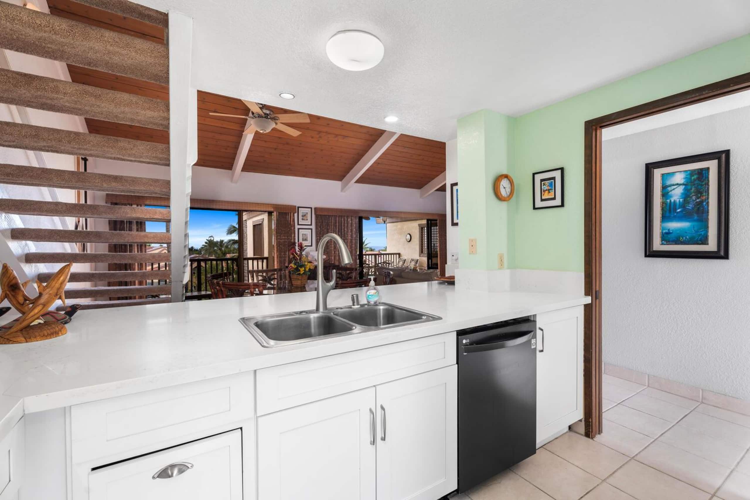 Condo in Kailua-Kona · ★4.71 · 2 bedrooms · 3 beds · 2 baths - Image 16