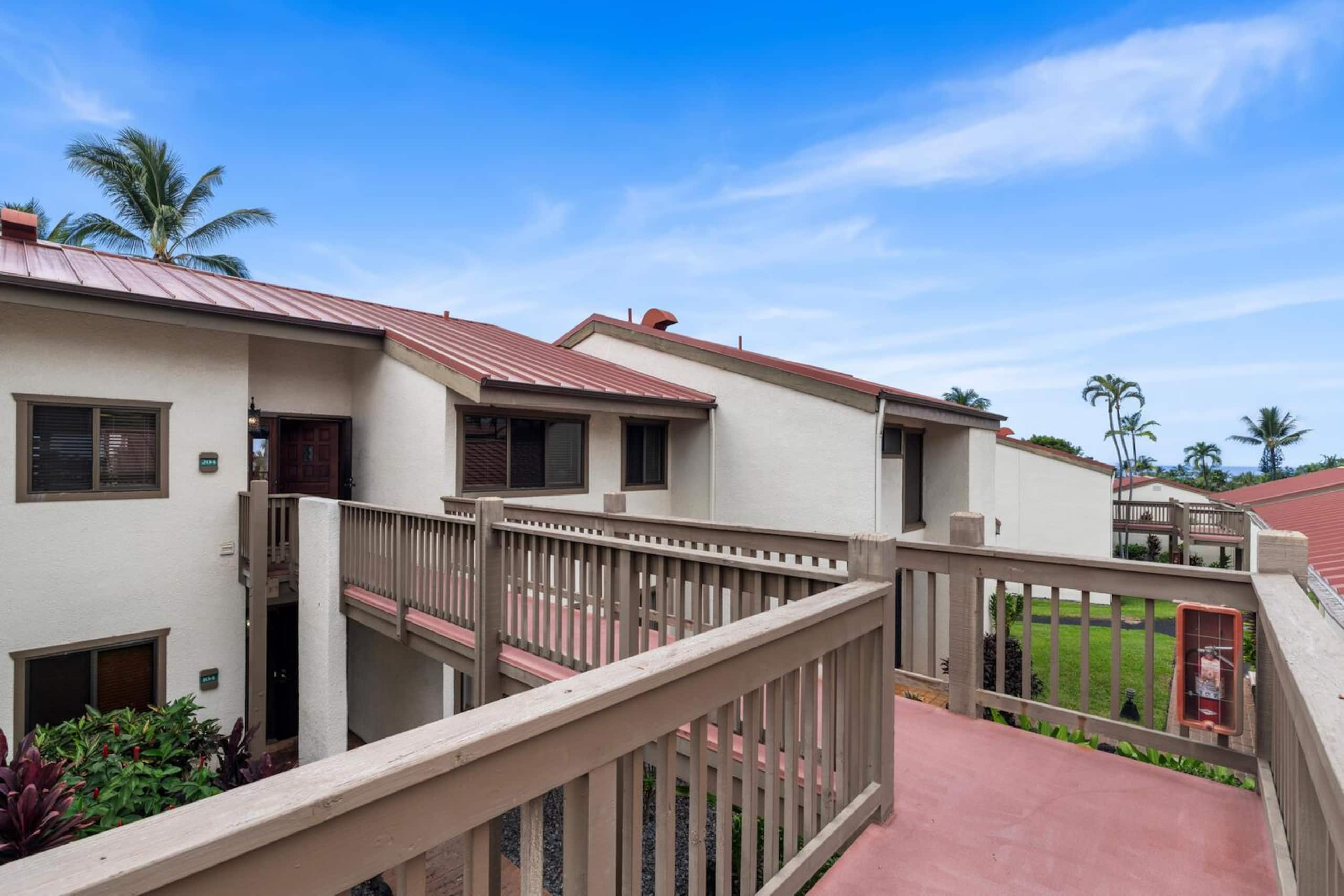 Condo in Kailua-Kona · ★4.71 · 2 bedrooms · 3 beds · 2 baths - Image 35