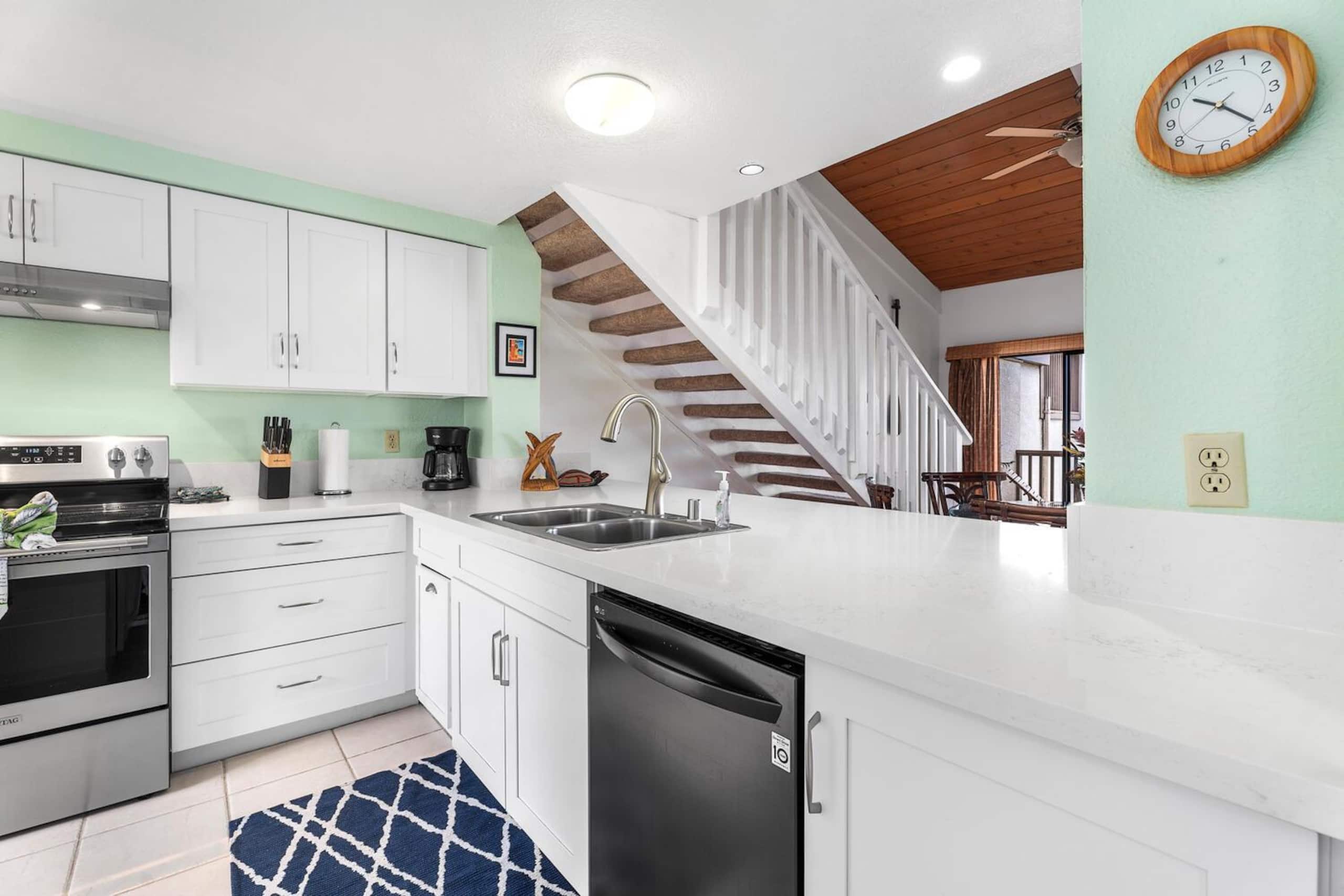 Condo in Kailua-Kona · ★4.71 · 2 bedrooms · 3 beds · 2 baths - Image 12