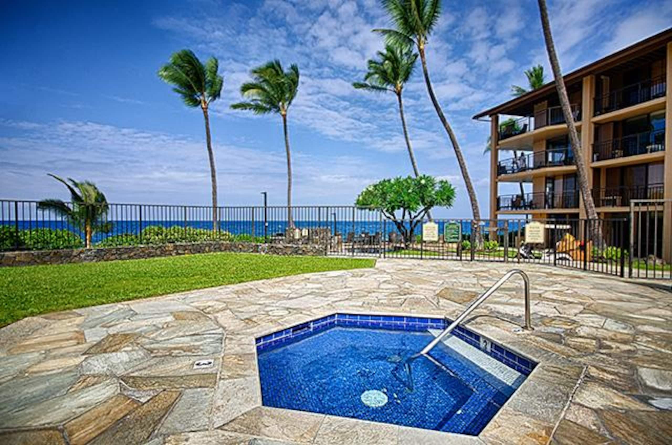 Condo in Kailua-Kona · ★4.4 · 1 bedroom · 2 beds · 1 private bath - Image 17