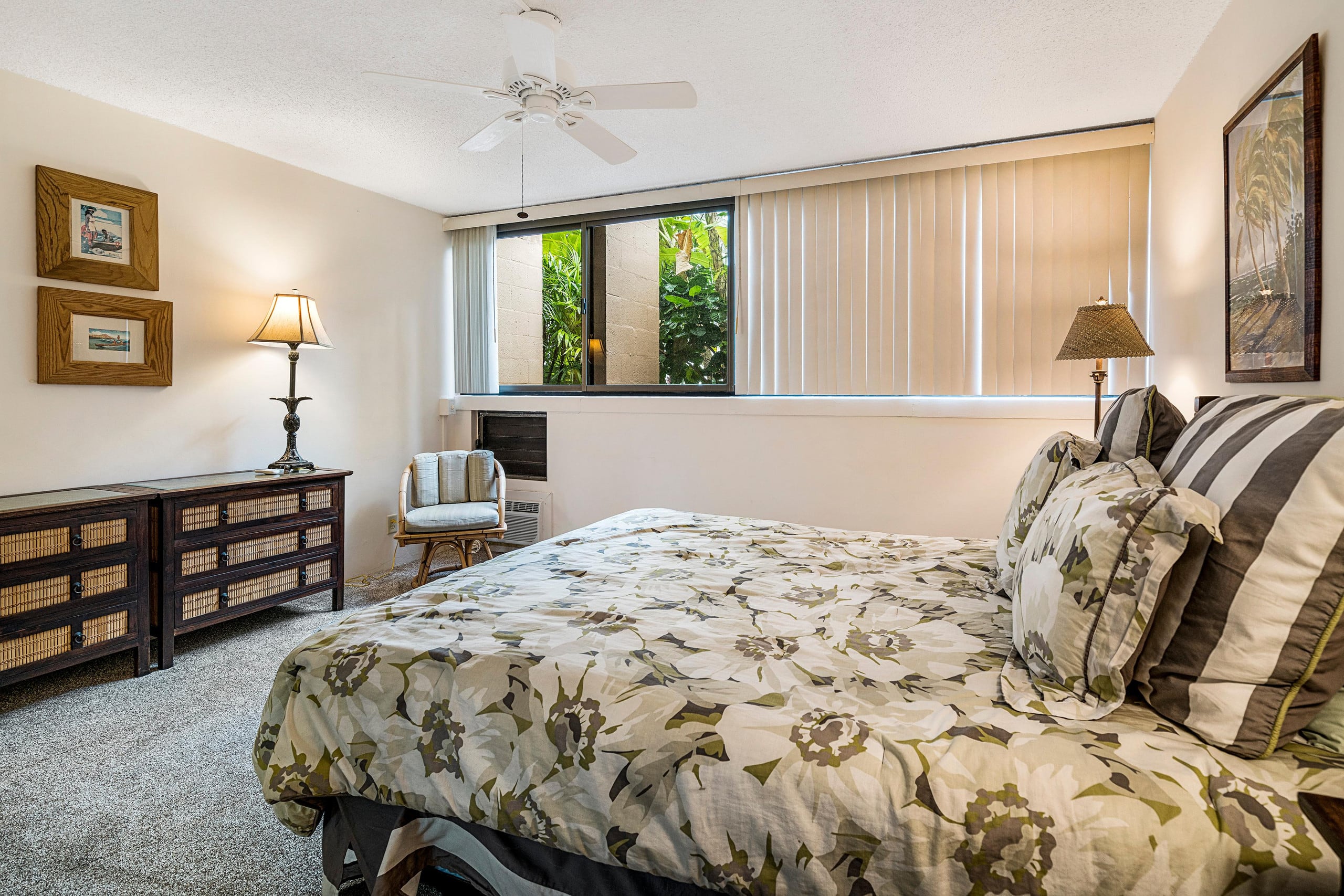 Condo in Kailua-Kona · ★4.4 · 1 bedroom · 2 beds · 1 private bath - Image 13