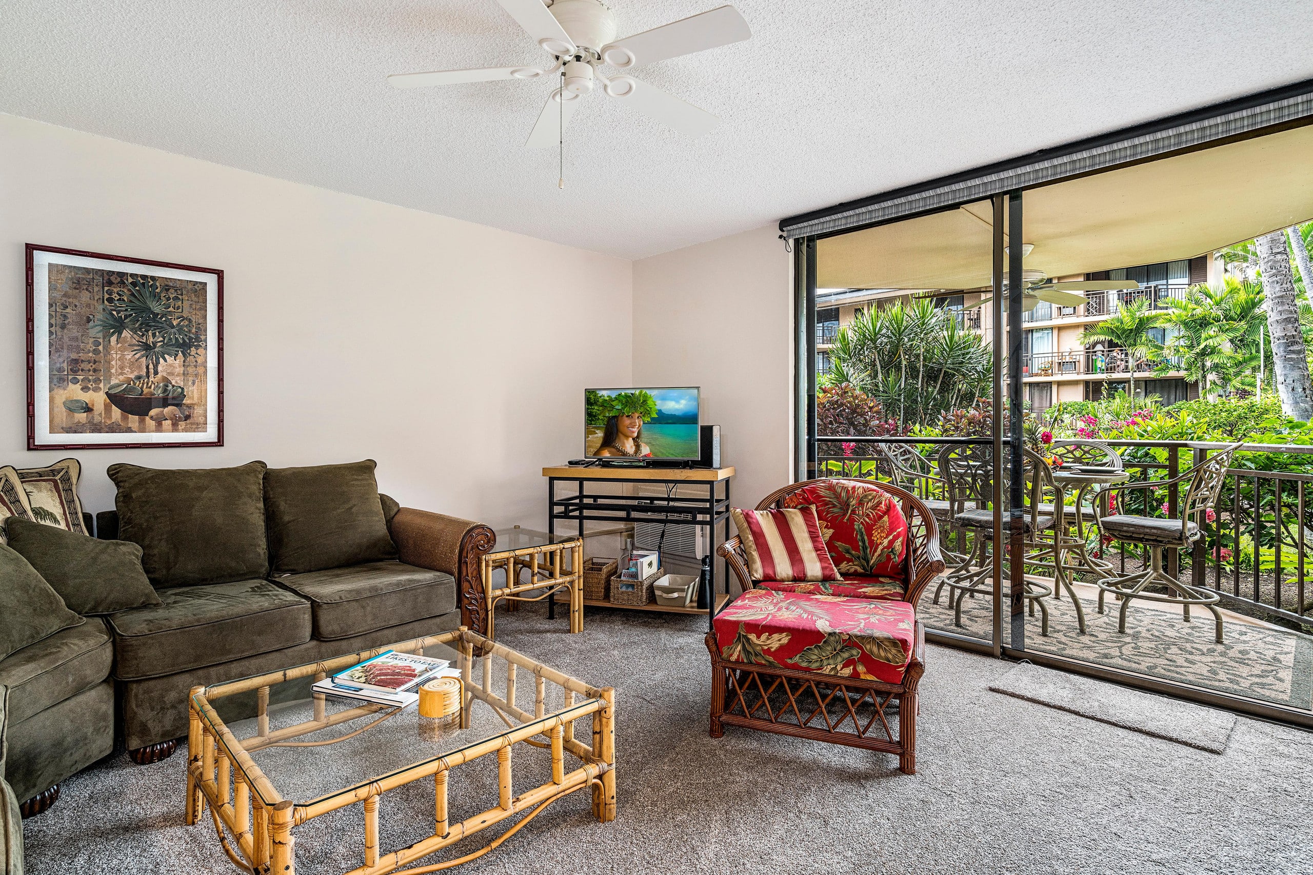 Condo in Kailua-Kona · ★4.4 · 1 bedroom · 2 beds · 1 private bath - Image 8
