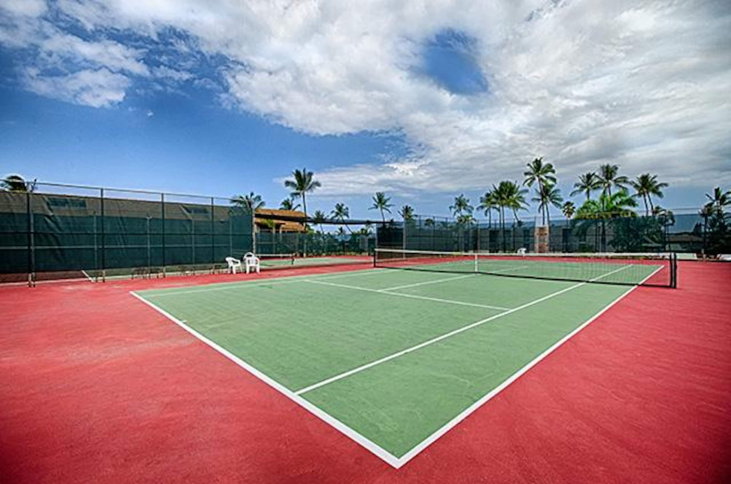 Condo in Kailua-Kona · ★4.4 · 1 bedroom · 2 beds · 1 private bath - Image 25