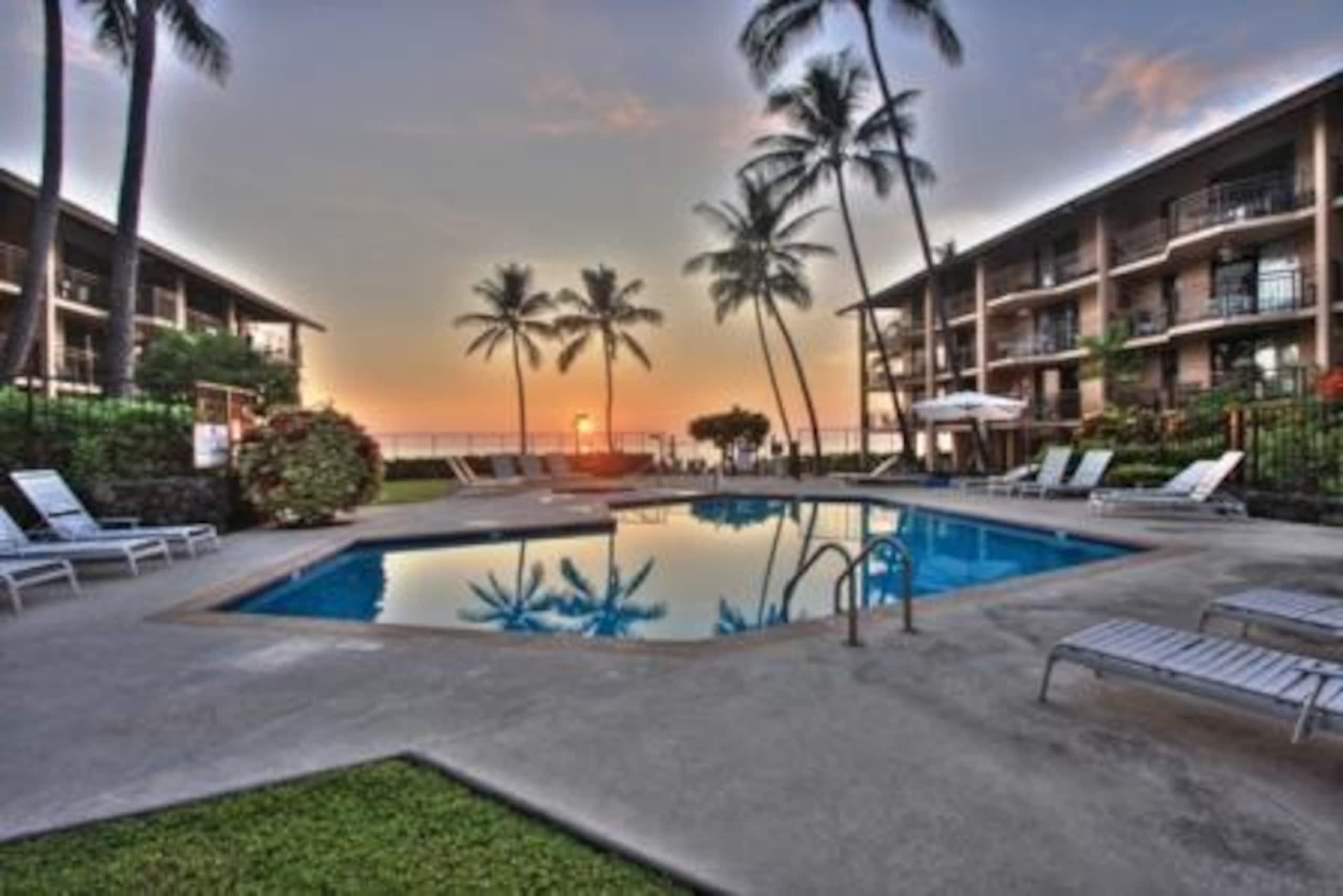 Condo in Kailua-Kona · ★4.4 · 1 bedroom · 2 beds · 1 private bath - Image 18