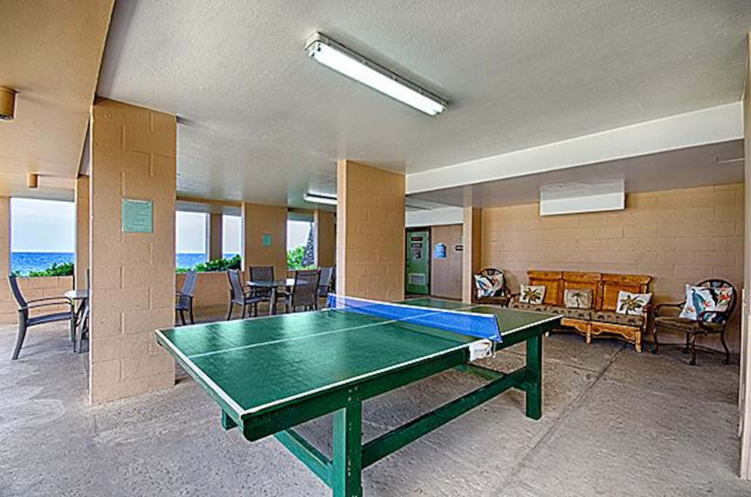 Condo in Kailua-Kona · ★4.4 · 1 bedroom · 2 beds · 1 private bath - Image 26