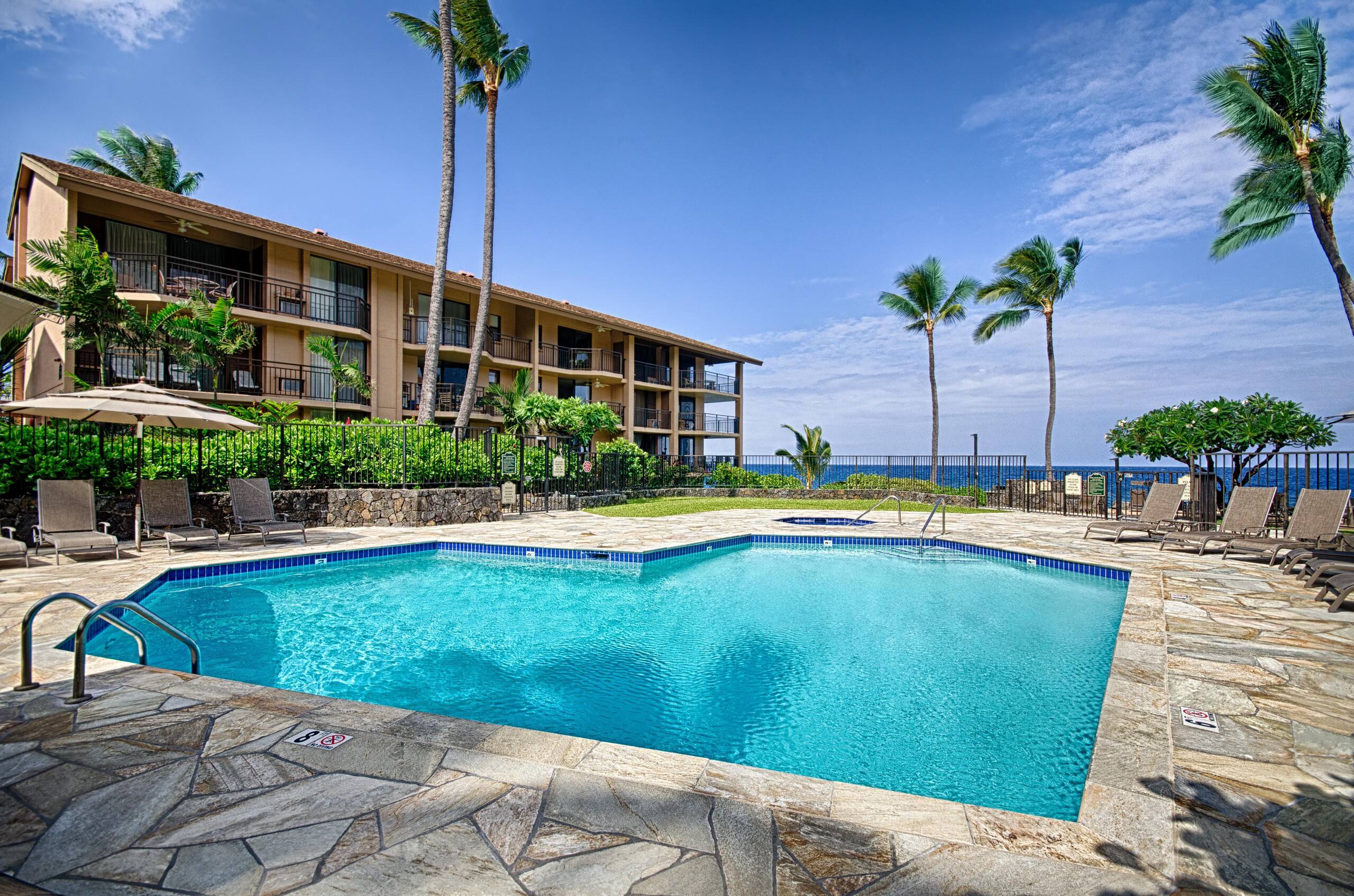 Condo in Kailua-Kona · ★4.4 · 1 bedroom · 2 beds · 1 private bath - Image 19