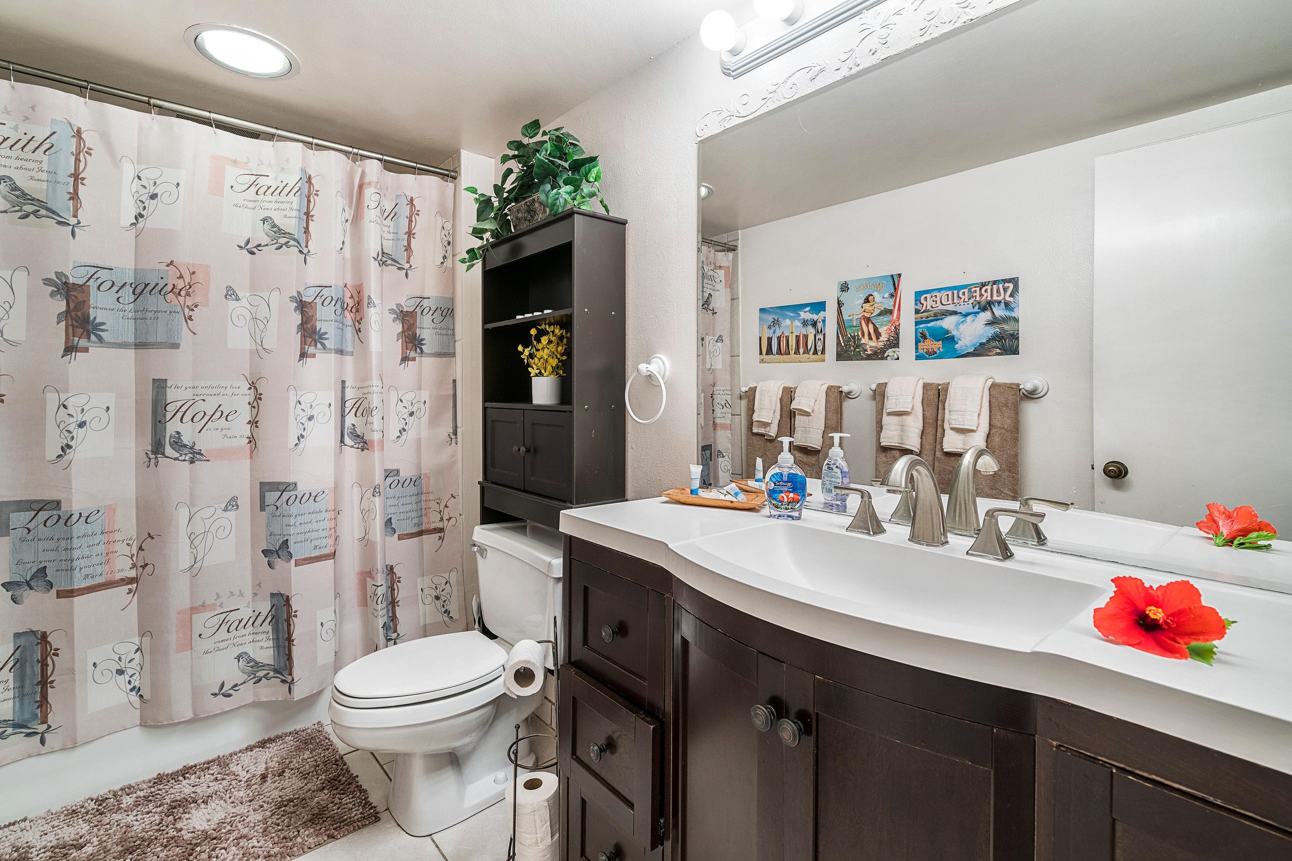 Condo in Kailua-Kona · ★4.4 · 1 bedroom · 2 beds · 1 private bath - Image 14