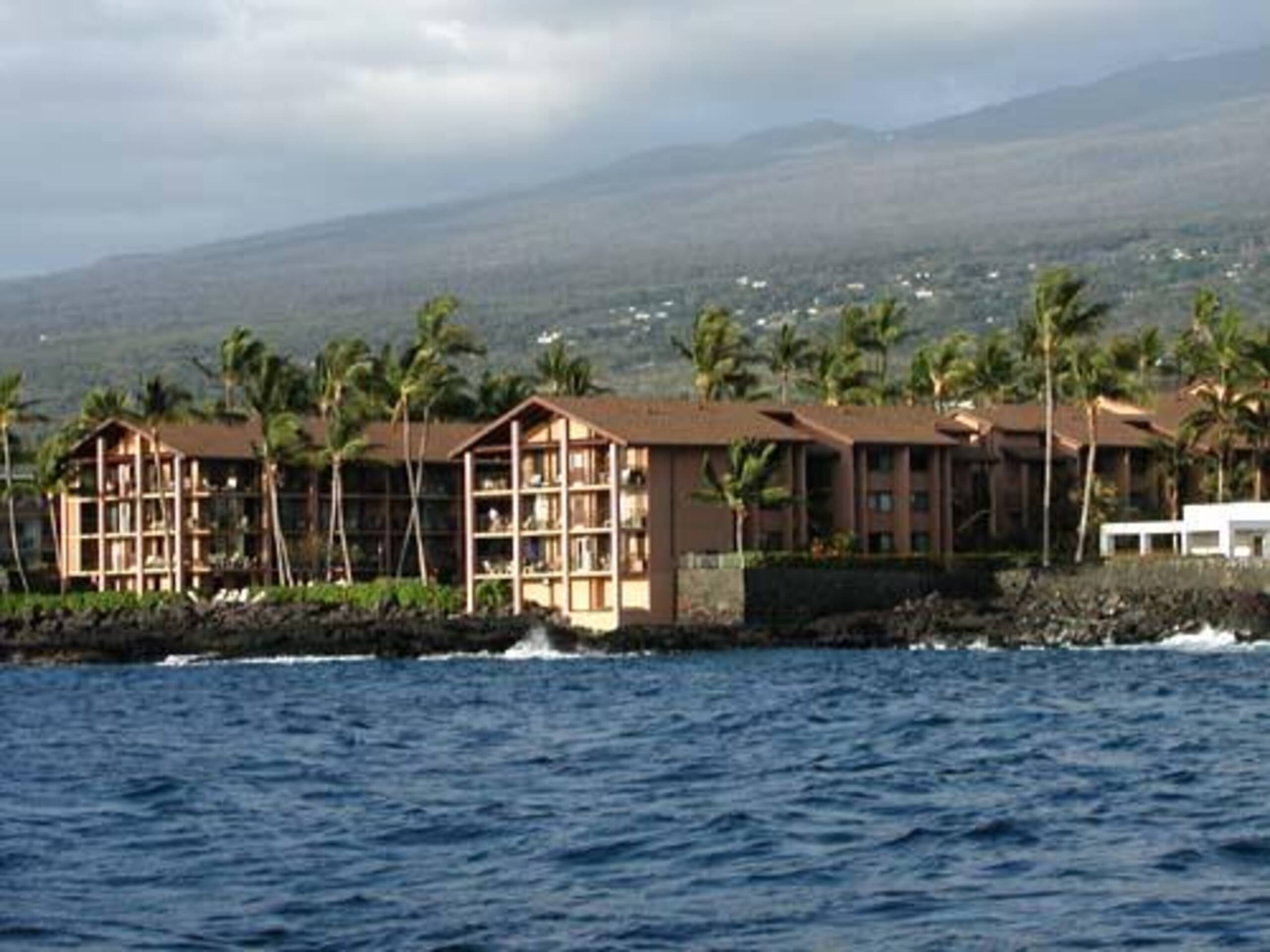 Condo in Kailua-Kona · ★4.4 · 1 bedroom · 2 beds · 1 private bath - Image 28