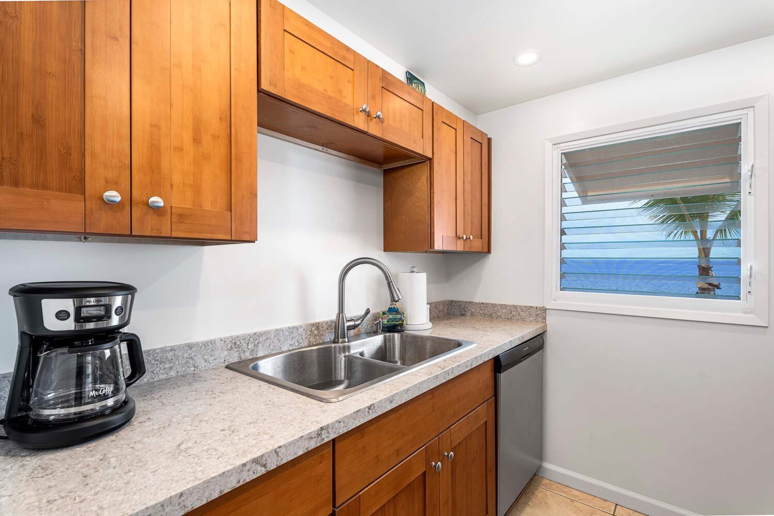 Condo in Kailua-Kona · ★4.75 · 2 bedrooms · 3 beds · 2 private baths - Image 8