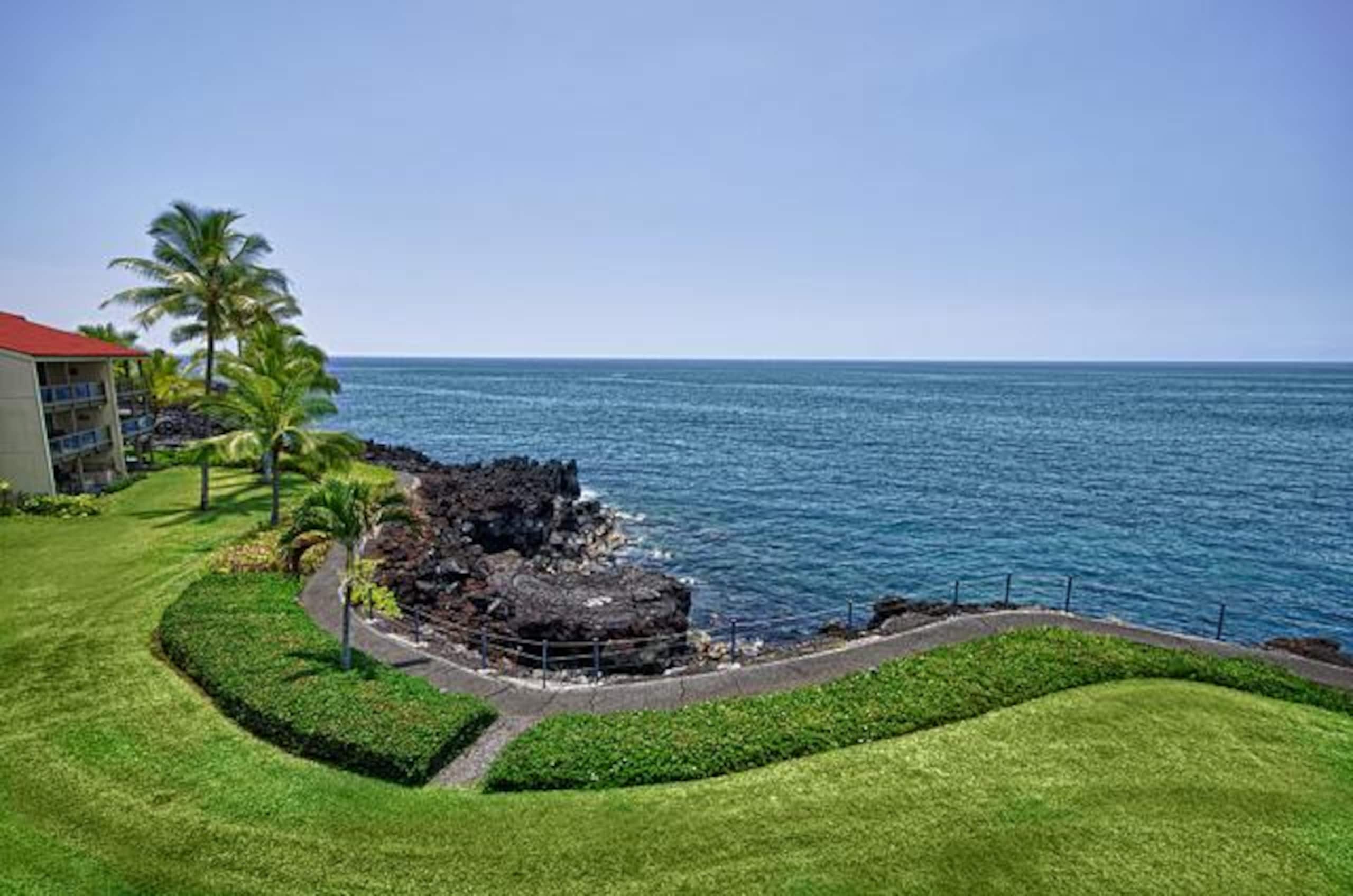 Condo in Kailua-Kona · ★4.76 · 2 bedrooms · 3 beds · 2 baths - Image 19