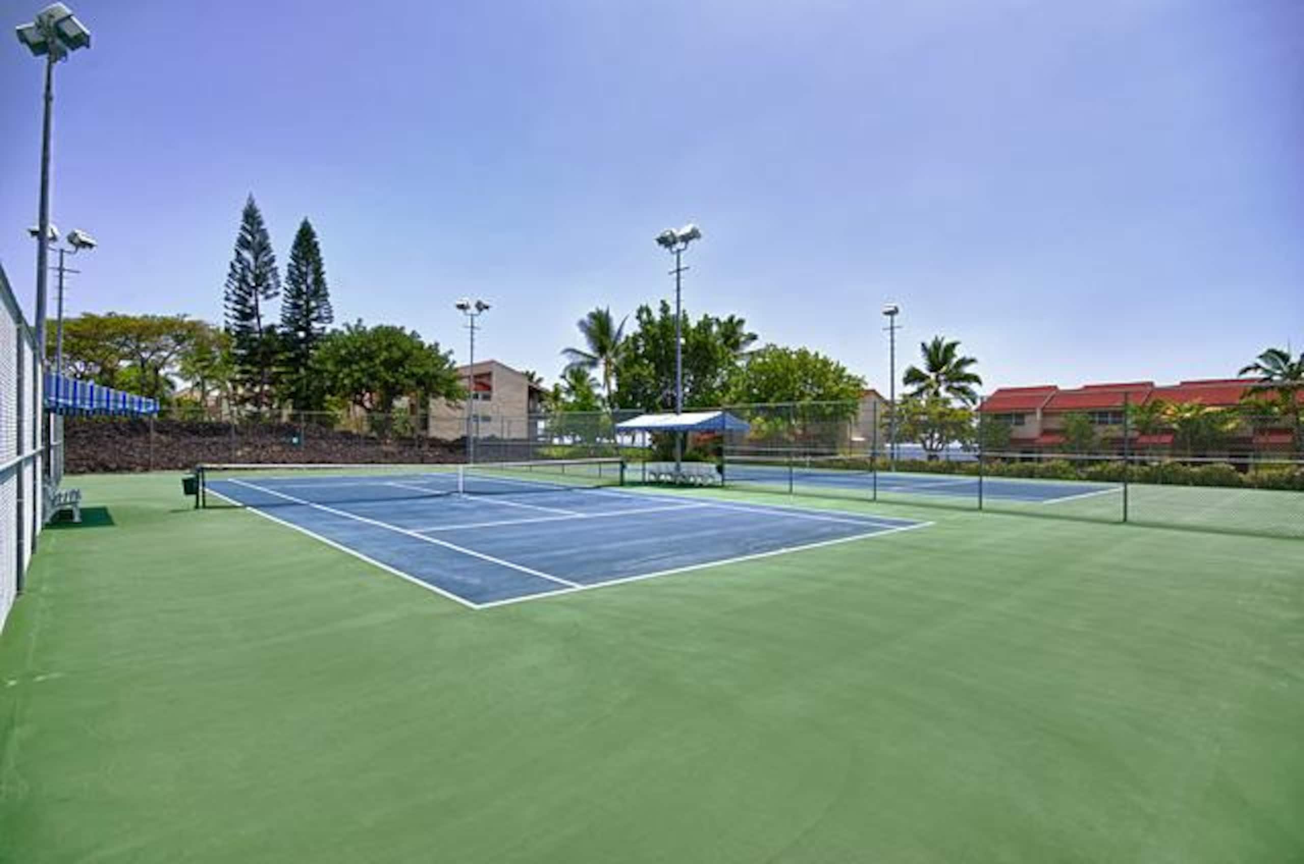 Condo in Kailua-Kona · ★4.76 · 2 bedrooms · 3 beds · 2 baths - Image 22