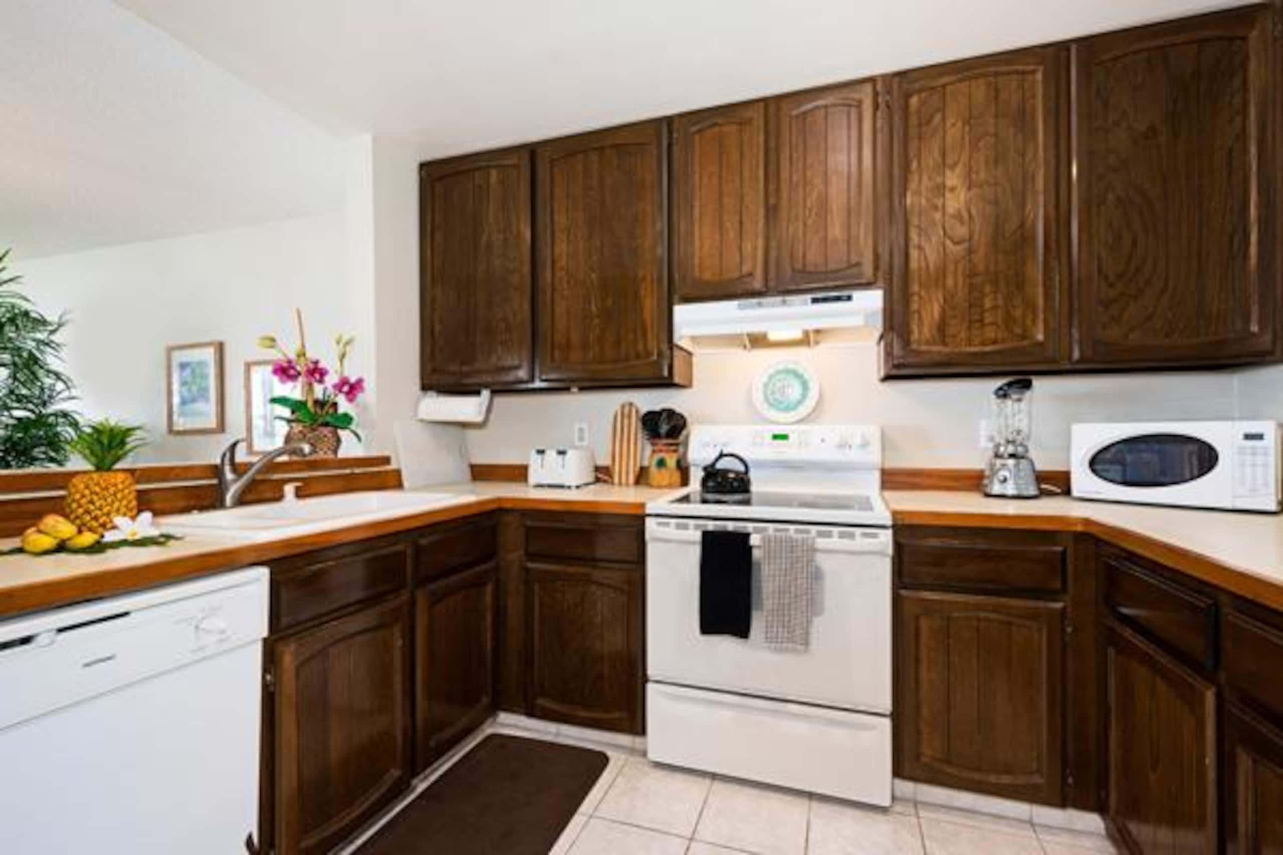 Condo in Kailua-Kona · ★4.76 · 2 bedrooms · 3 beds · 2 baths - Image 15