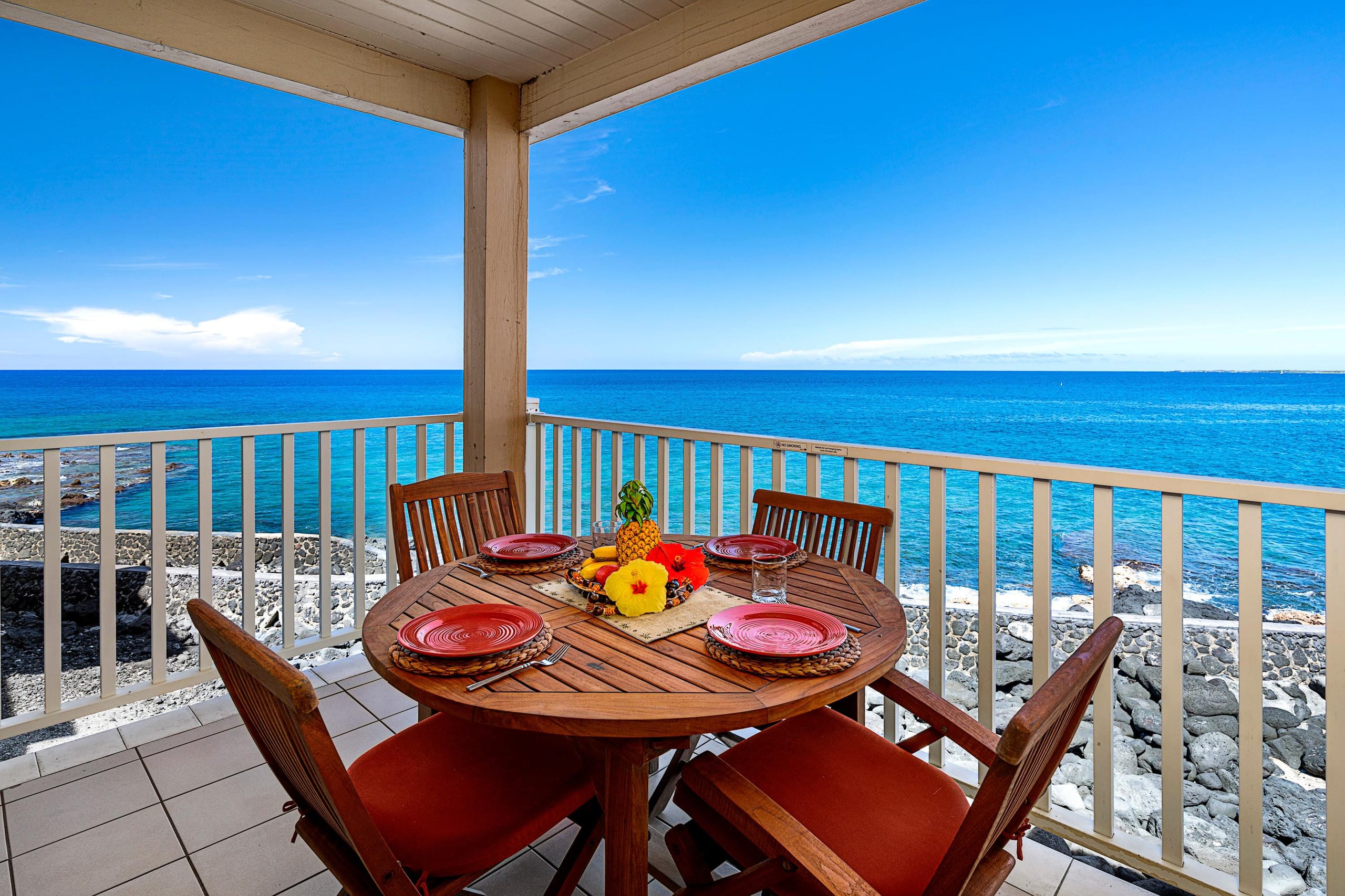 Condo in Kailua-Kona · ★4.68 · 2 bedrooms · 4 beds · 2 private baths - Image 2