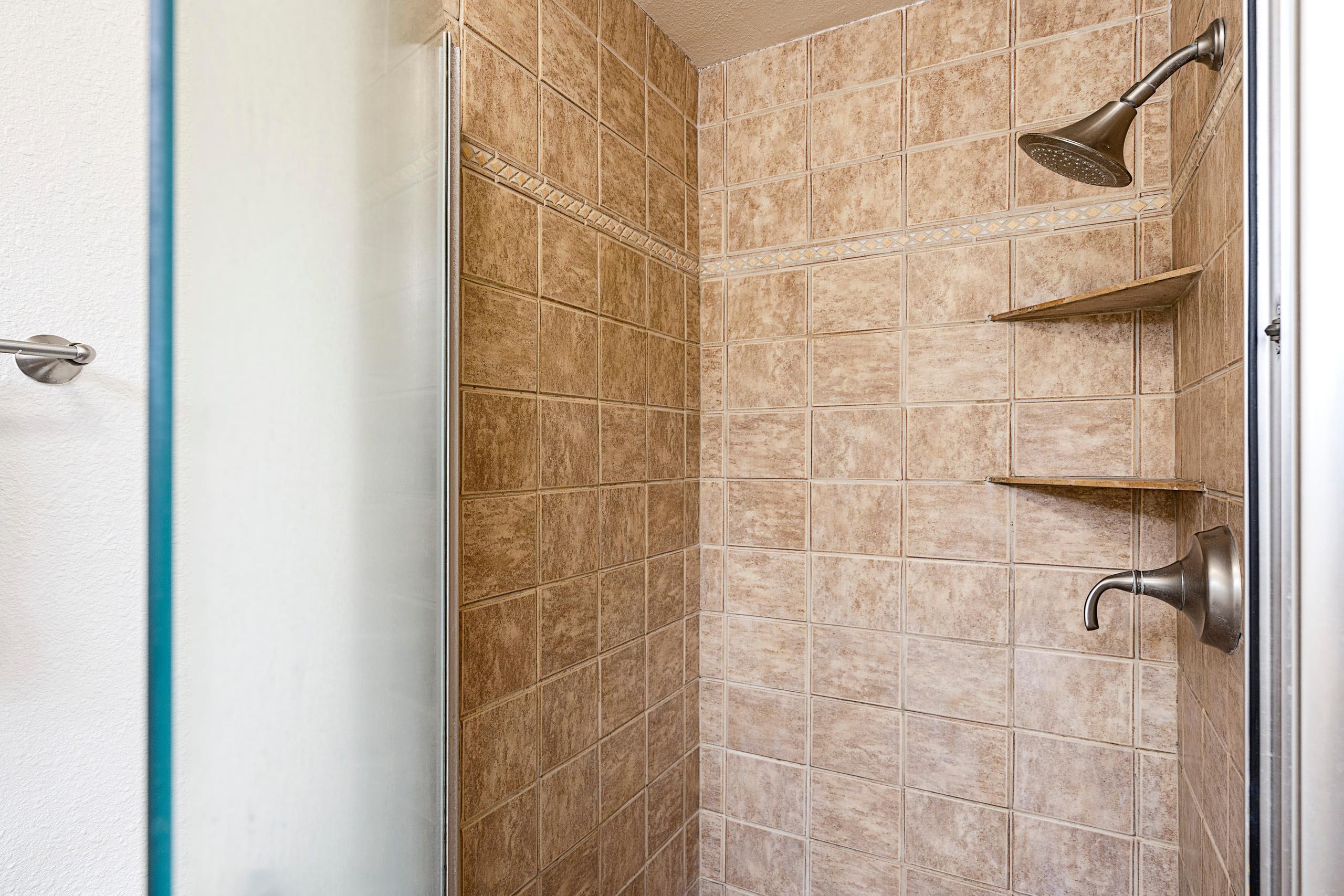 Condo in Kailua-Kona · ★4.68 · 2 bedrooms · 4 beds · 2 private baths - Image 19