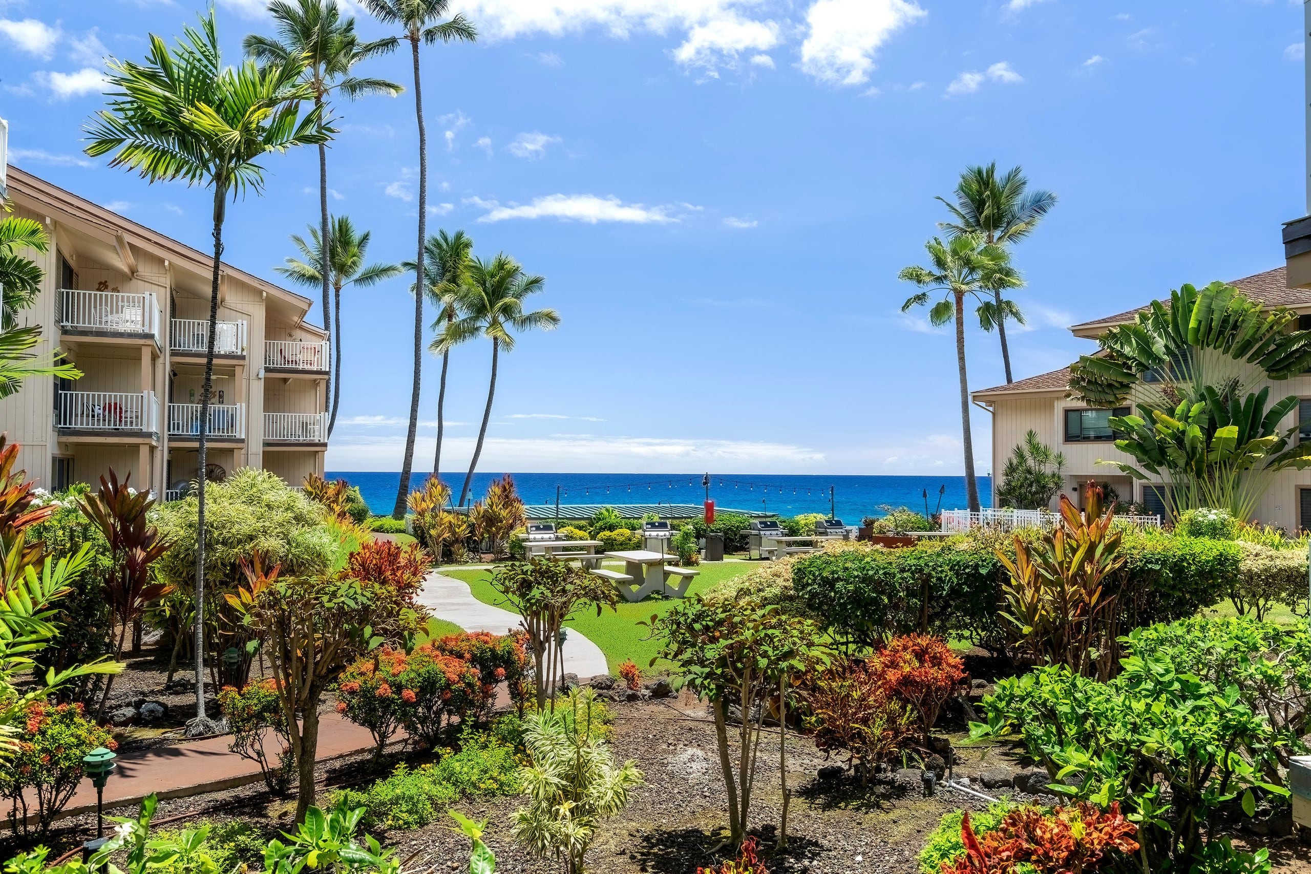 Condo in Kailua-Kona · ★4.68 · 2 bedrooms · 4 beds · 2 private baths - Image 37