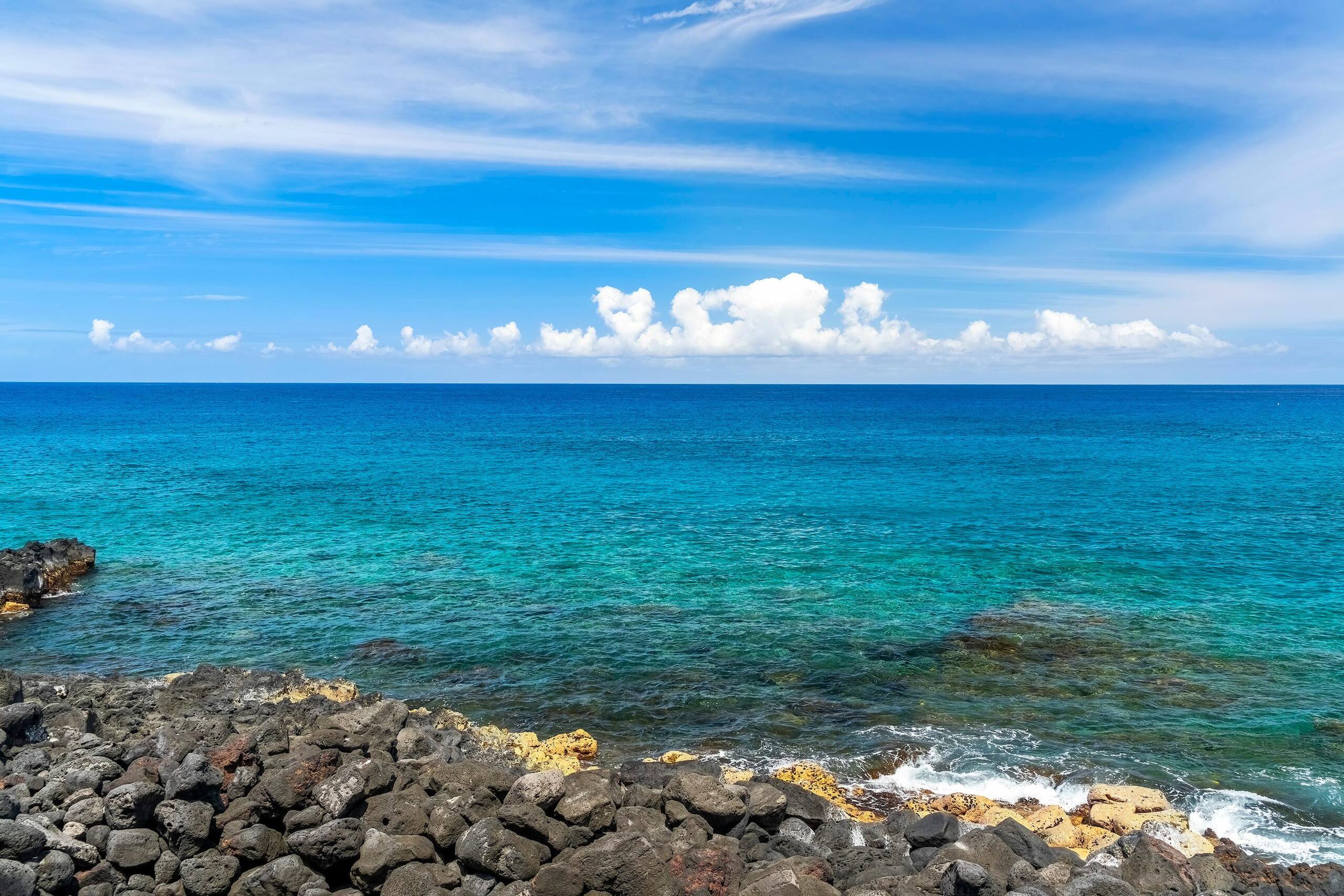 Condo in Kailua-Kona · ★4.68 · 2 bedrooms · 4 beds · 2 private baths - Image 25