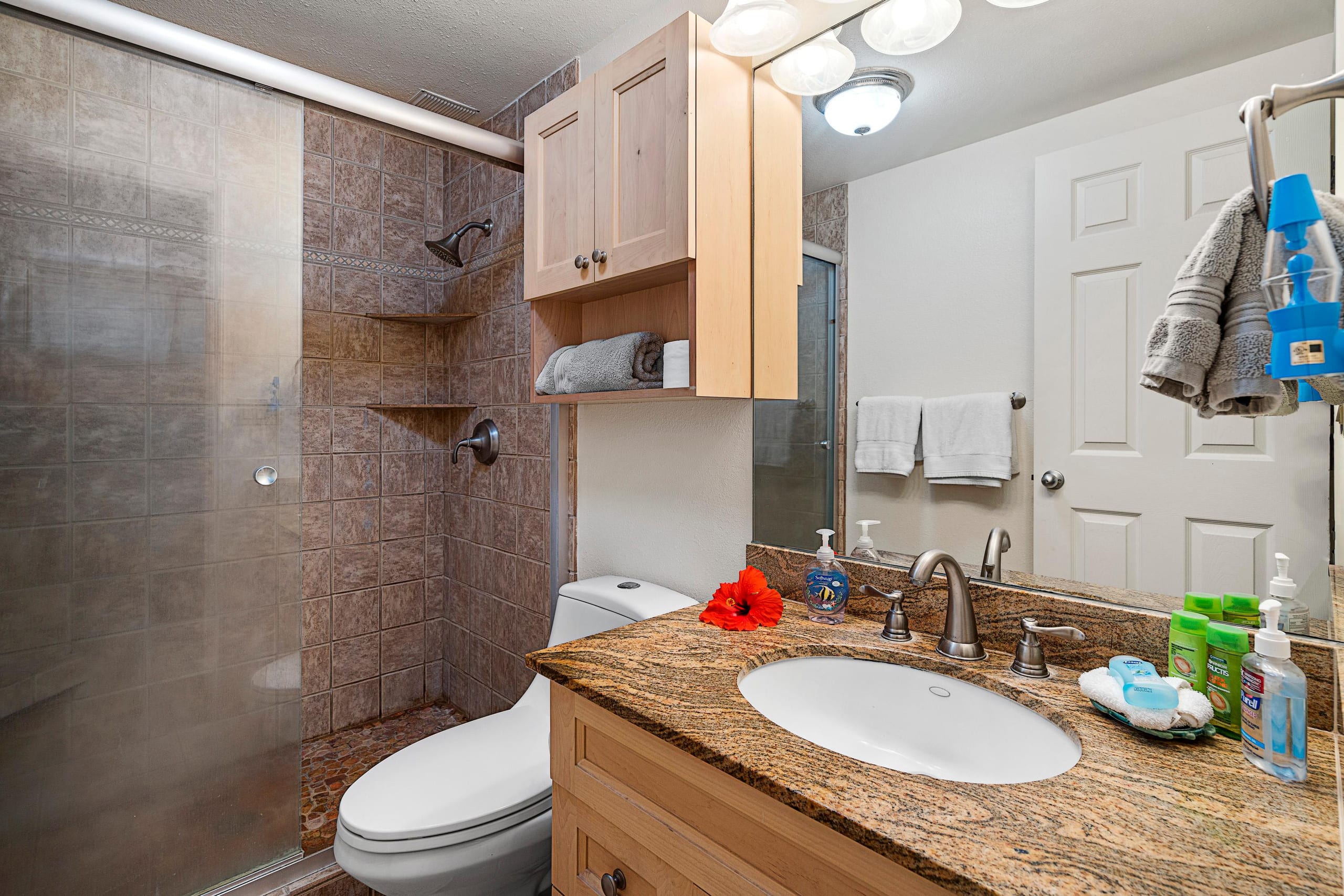 Condo in Kailua-Kona · ★4.68 · 2 bedrooms · 4 beds · 2 private baths - Image 14