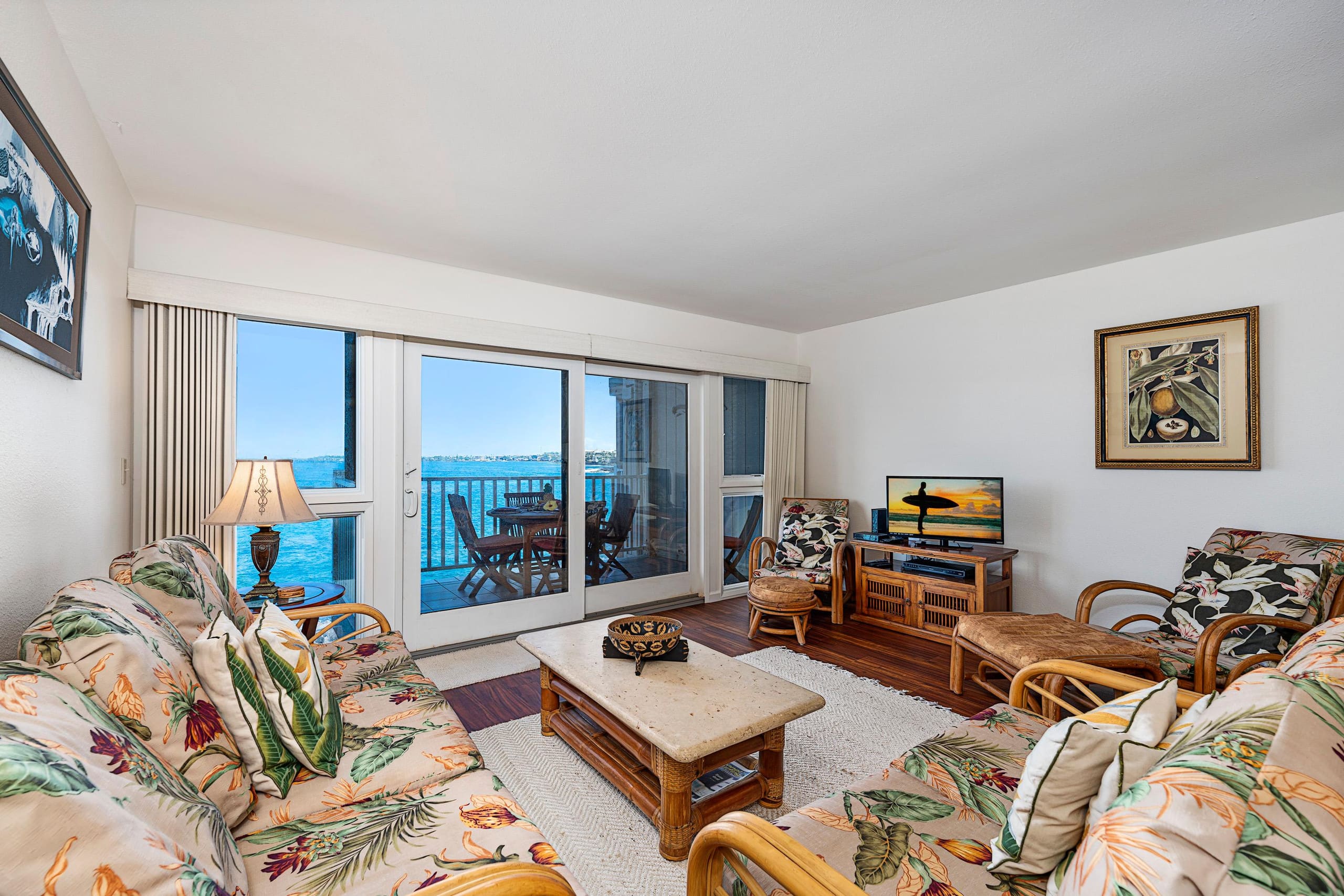 Condo in Kailua-Kona · ★4.68 · 2 bedrooms · 4 beds · 2 private baths - Image 5