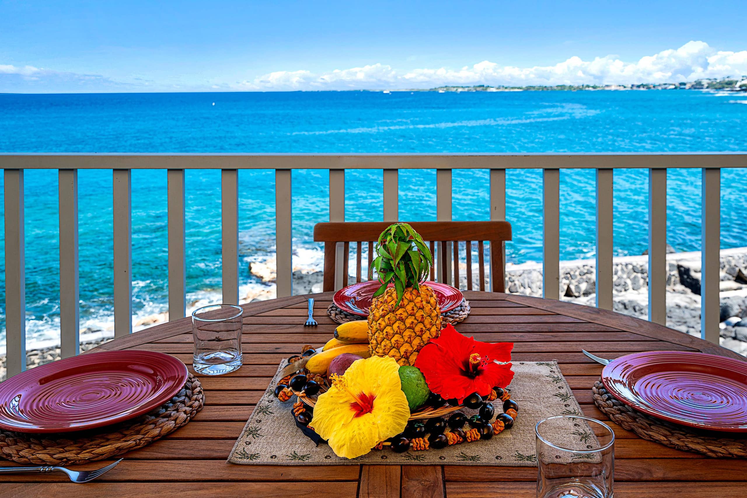 Condo in Kailua-Kona · ★4.68 · 2 bedrooms · 4 beds · 2 private baths - Image 1