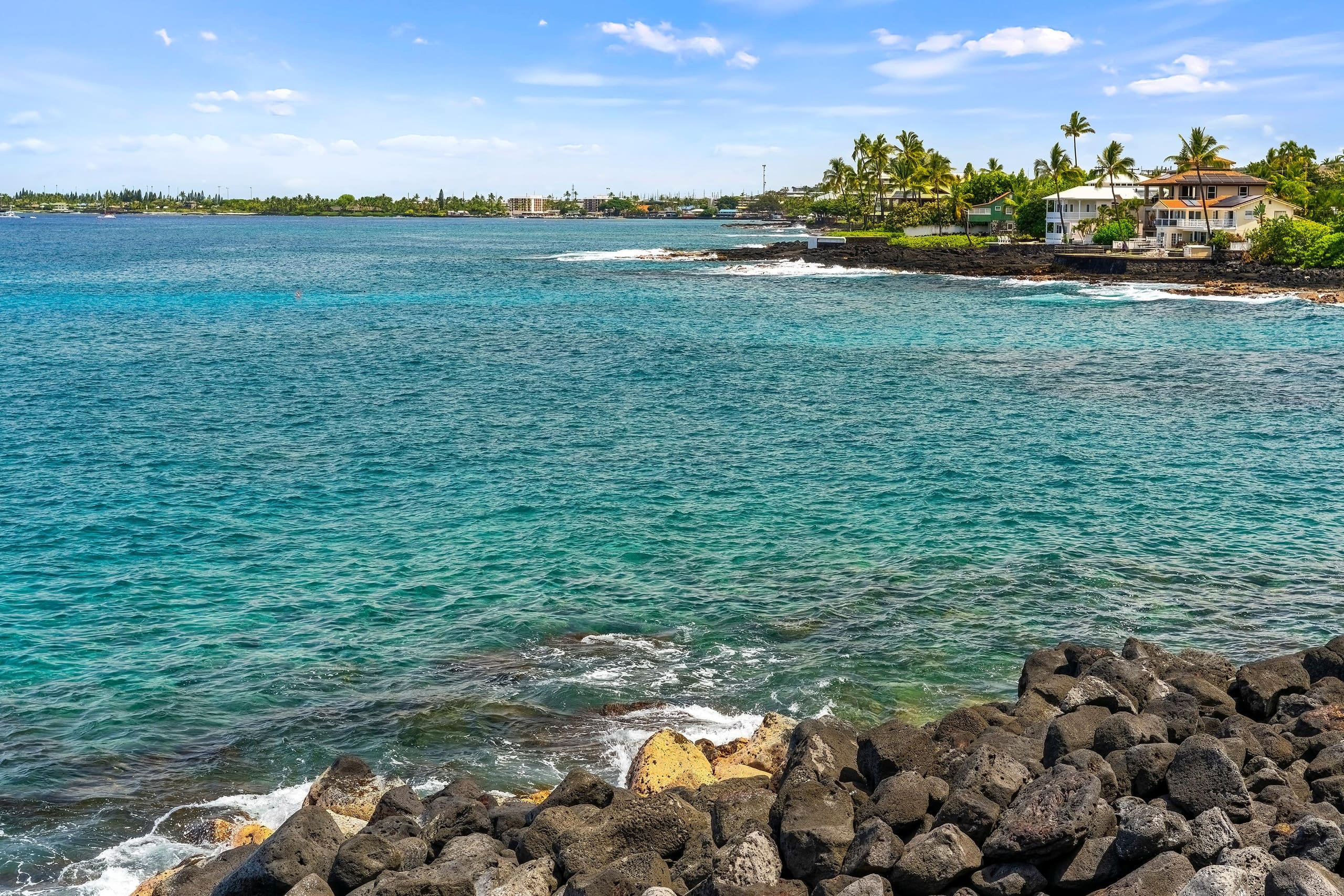 Condo in Kailua-Kona · ★4.68 · 2 bedrooms · 4 beds · 2 private baths - Image 35