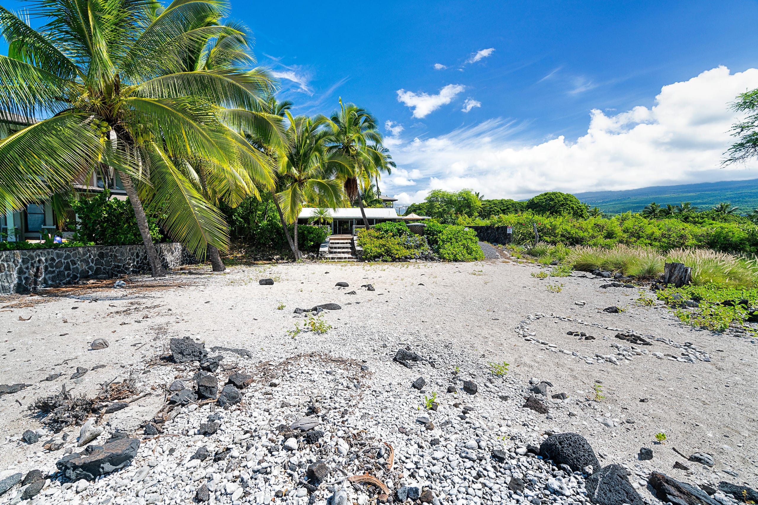 Home in Kailua-Kona · ★4.38 · 3 bedrooms · 5 beds · 3 baths - Image 29