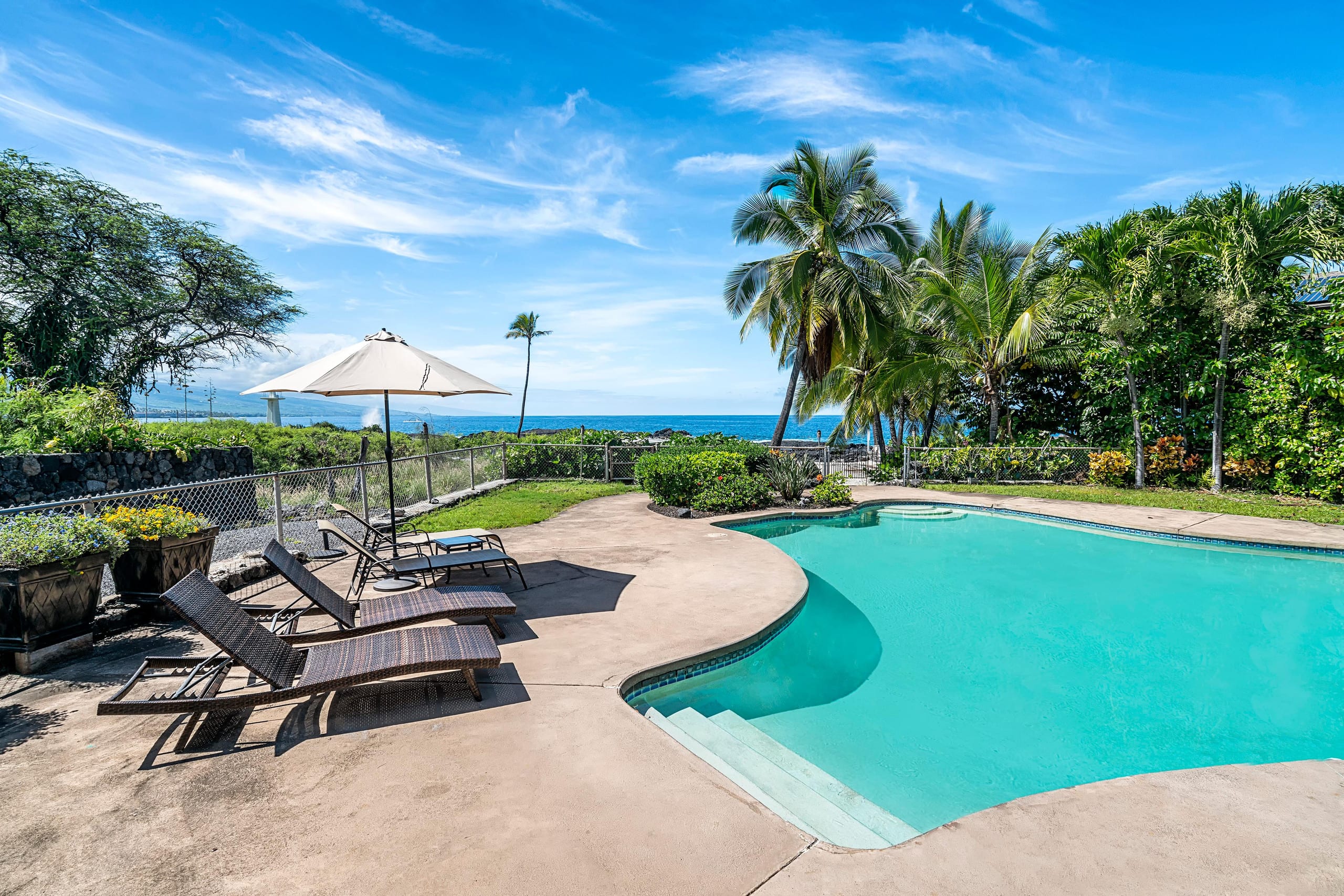 Home in Kailua-Kona · ★4.38 · 3 bedrooms · 5 beds · 3 baths - Image 4