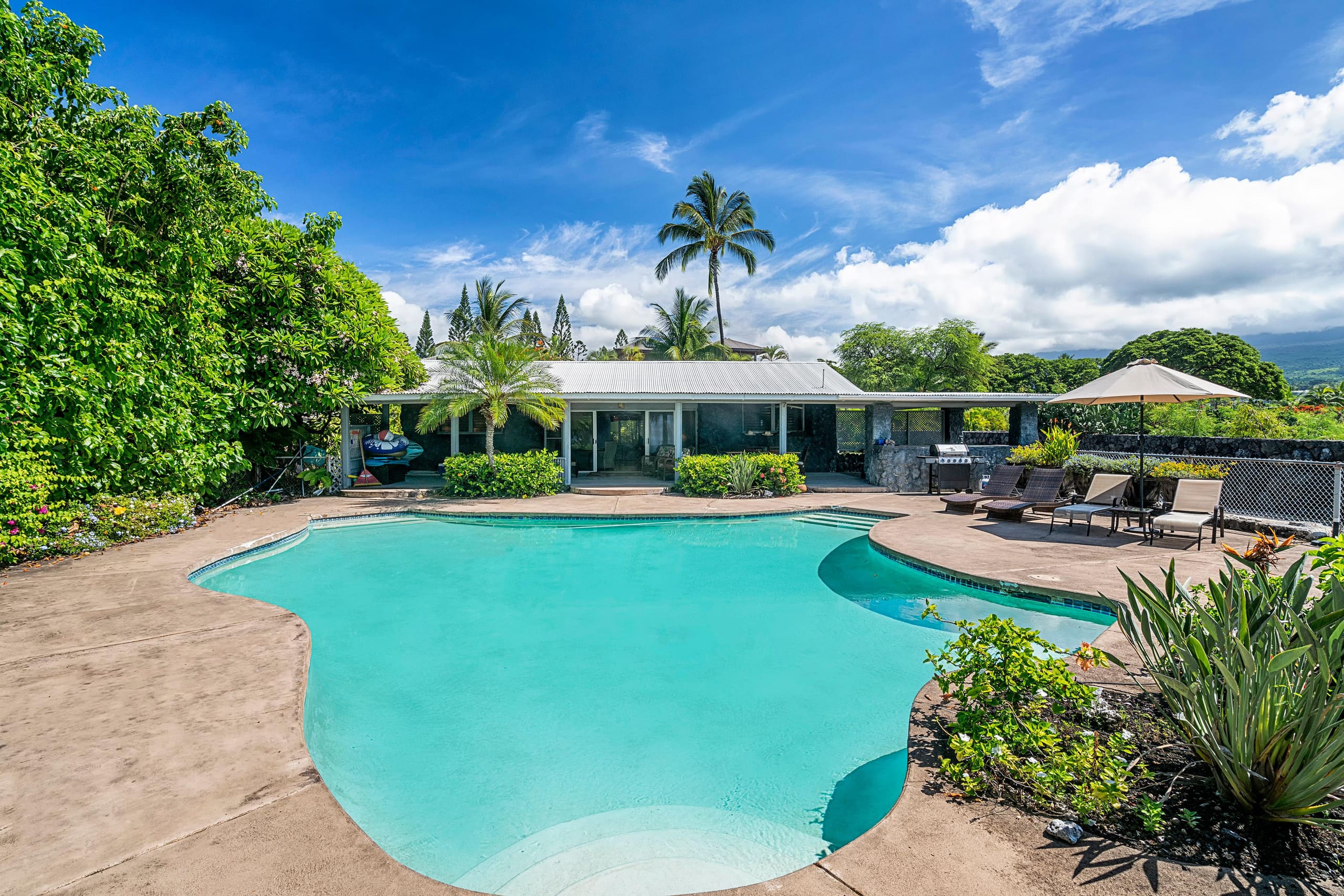 Home in Kailua-Kona · ★4.38 · 3 bedrooms · 5 beds · 3 baths - Image 1