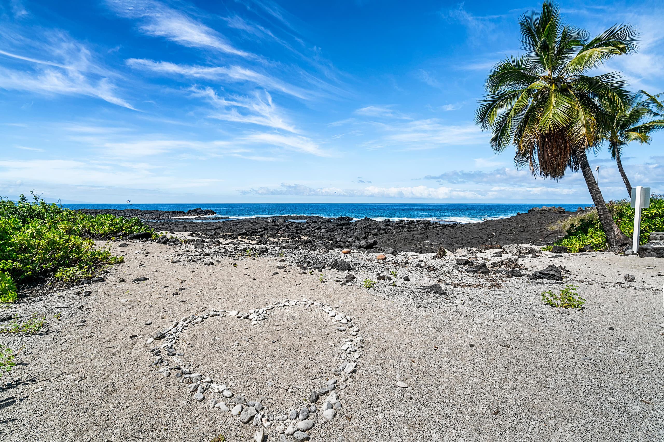 Home in Kailua-Kona · ★4.38 · 3 bedrooms · 5 beds · 3 baths - Image 26