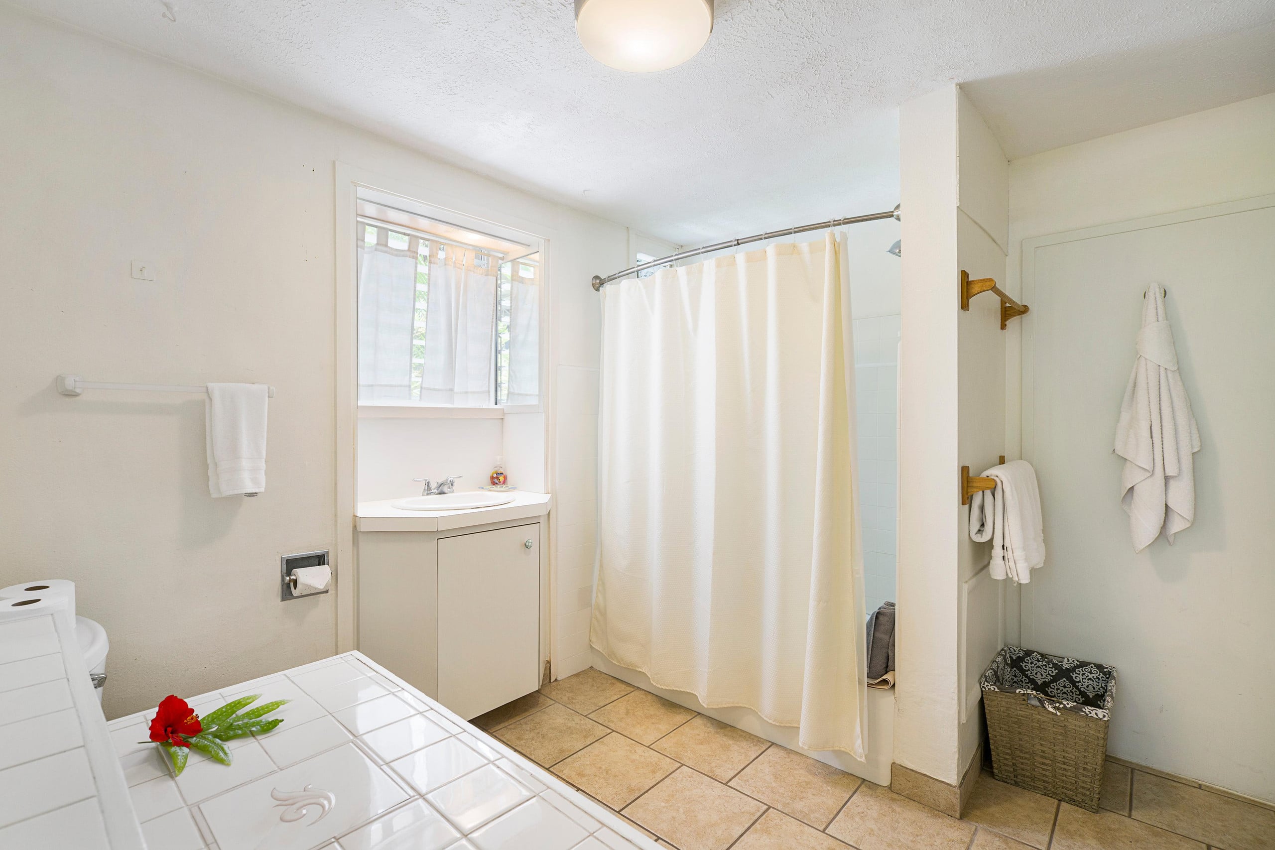 Home in Kailua-Kona · ★4.38 · 3 bedrooms · 5 beds · 3 baths - Image 18