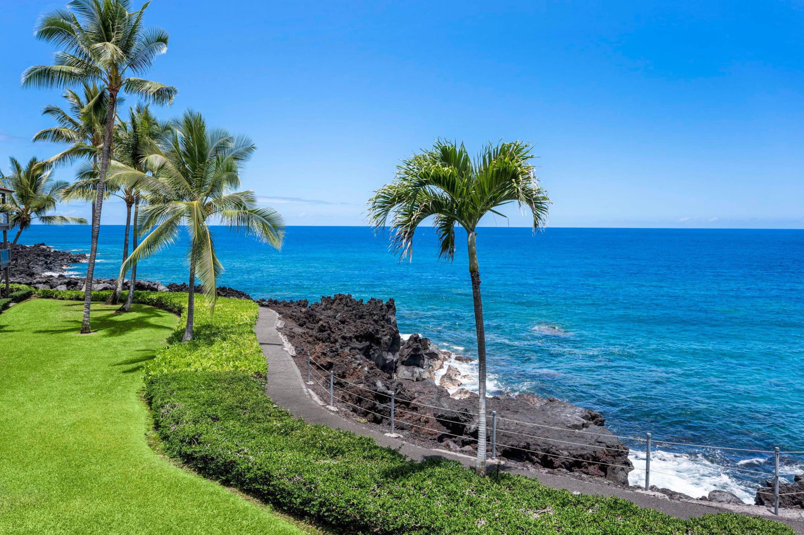 Condo in Kailua-Kona · ★4.67 · 2 bedrooms · 3 beds · 2 baths - Image 26