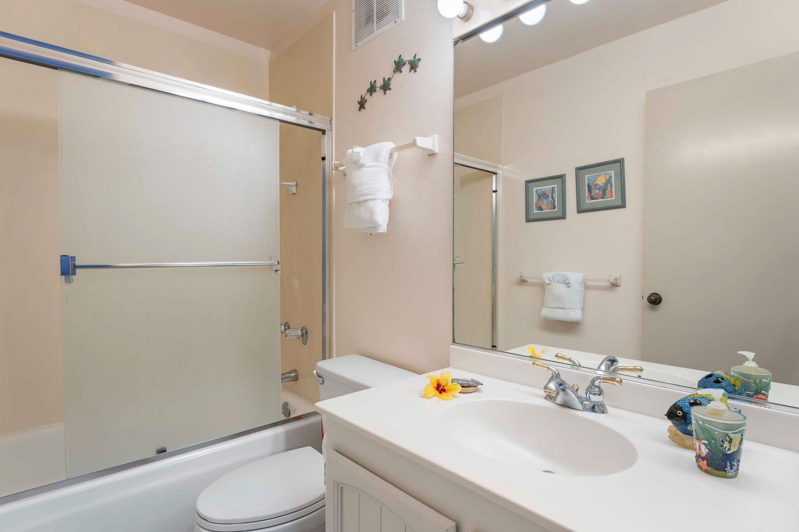 Condo in Kailua-Kona · ★4.67 · 2 bedrooms · 3 beds · 2 baths - Image 23