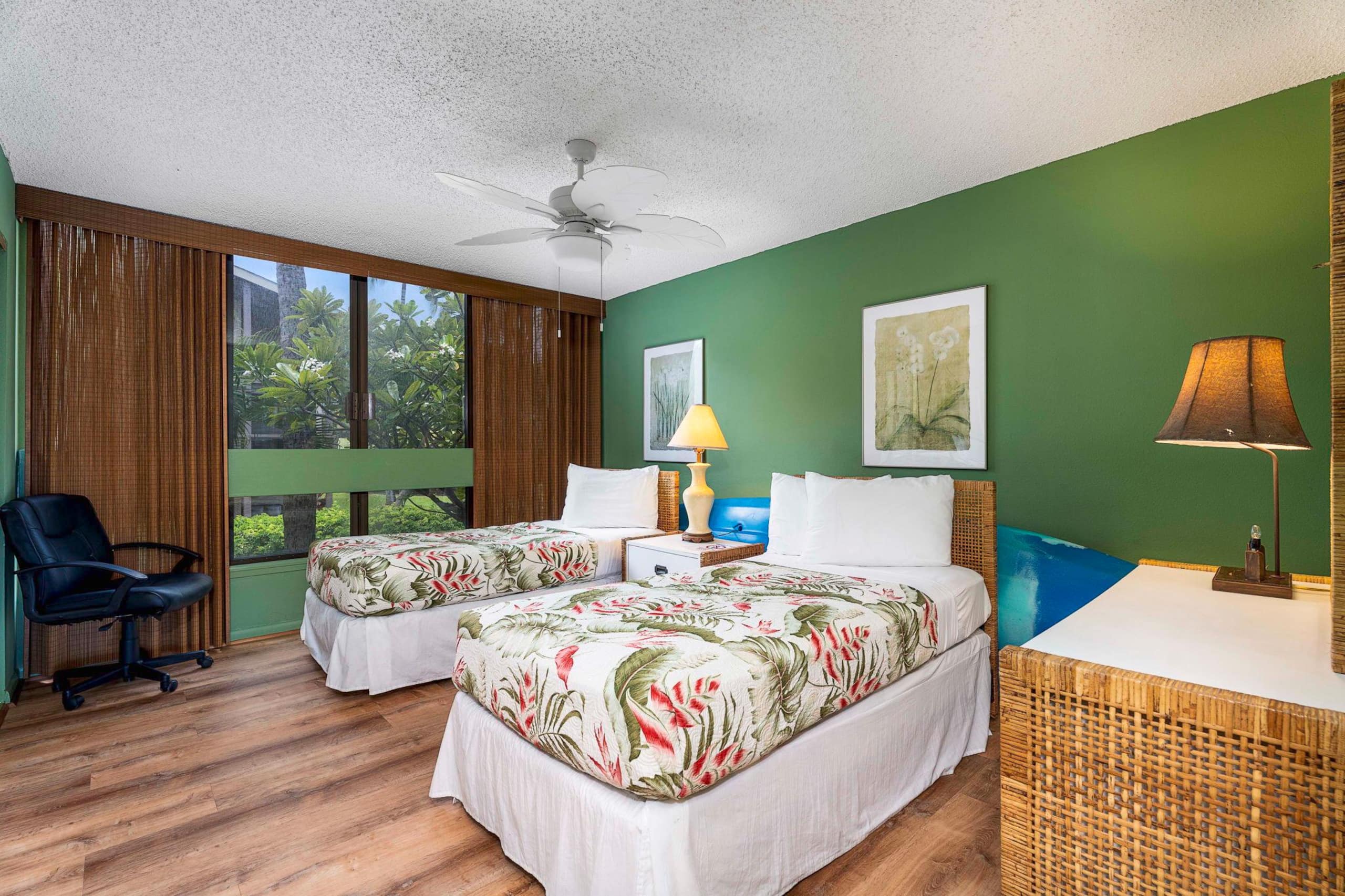 Condo in Kailua-Kona · ★4.67 · 2 bedrooms · 3 beds · 2 baths - Image 21