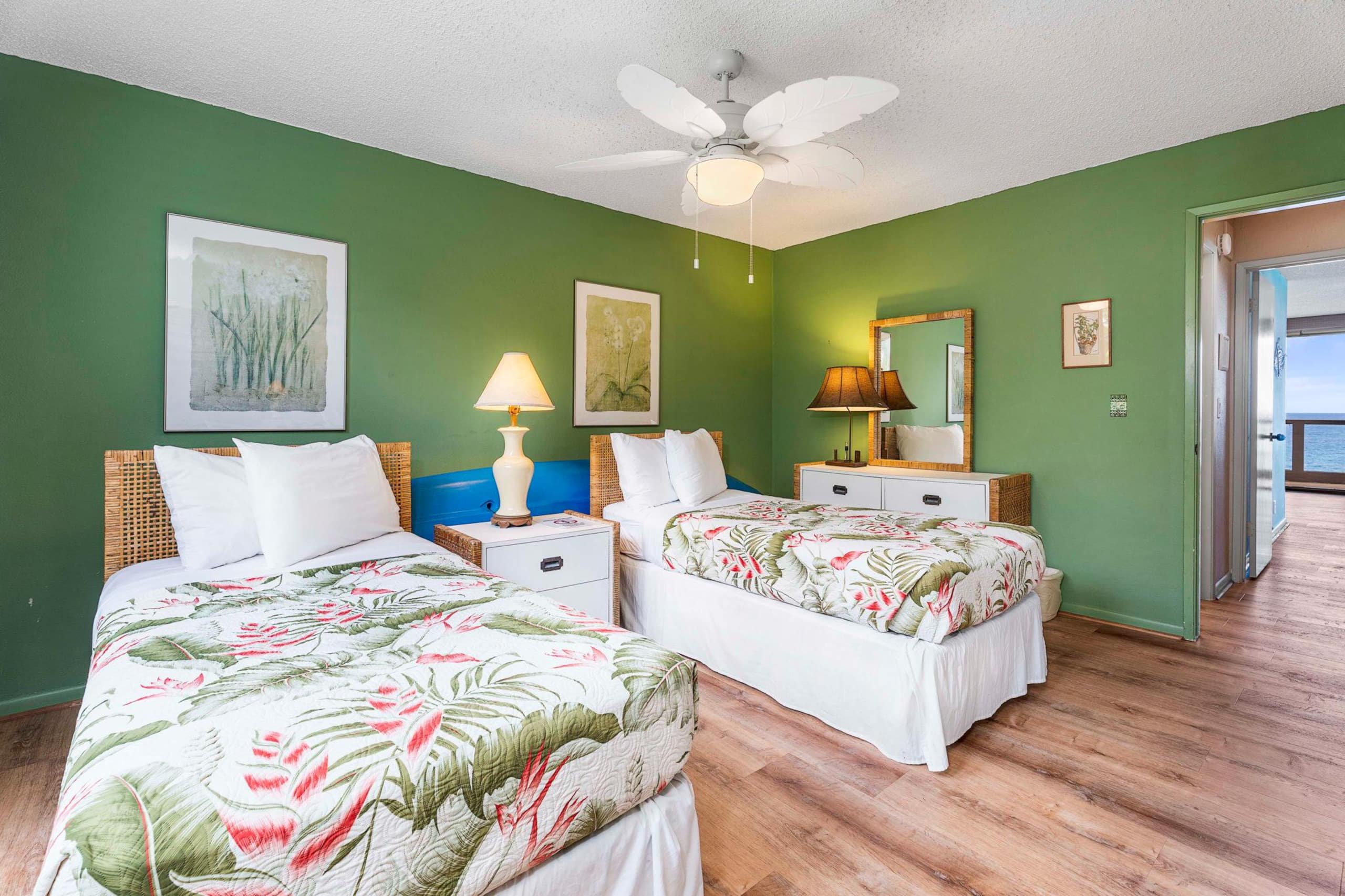 Condo in Kailua-Kona · ★4.67 · 2 bedrooms · 3 beds · 2 baths - Image 22