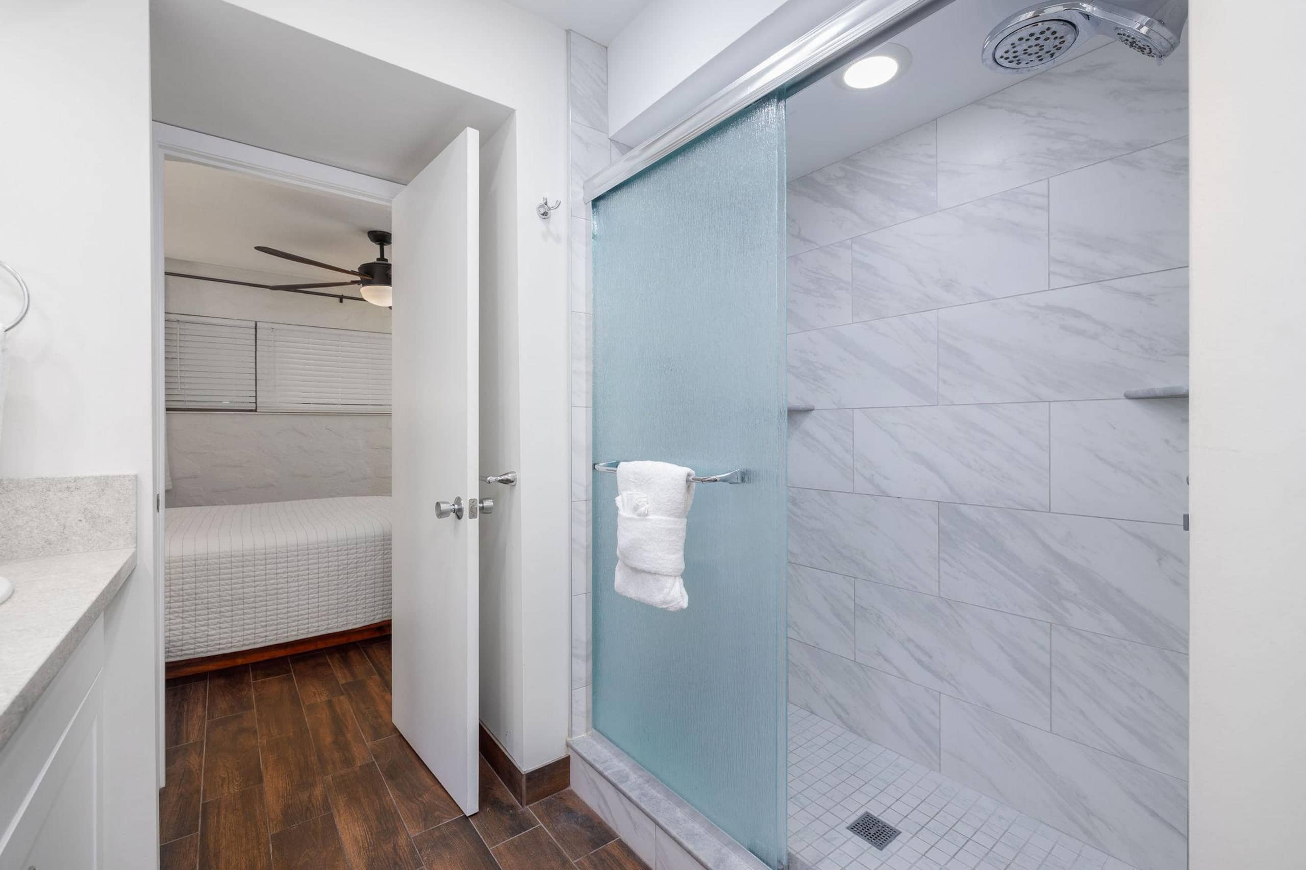 Condo in Kailua-Kona · ★4.6 · 1 bedroom · 2 beds · 1 private bath - Image 14