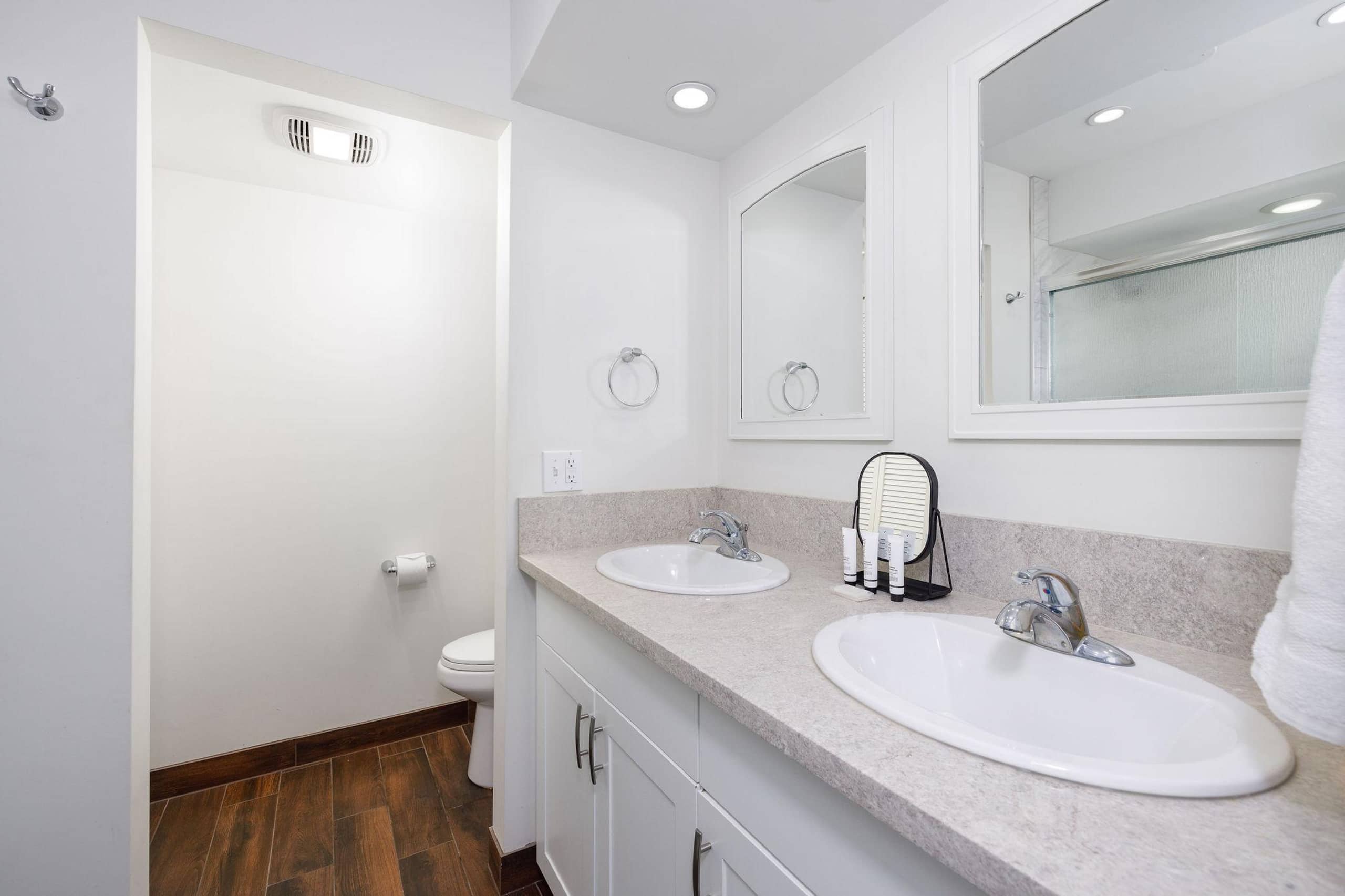 Condo in Kailua-Kona · ★4.6 · 1 bedroom · 2 beds · 1 private bath - Image 13