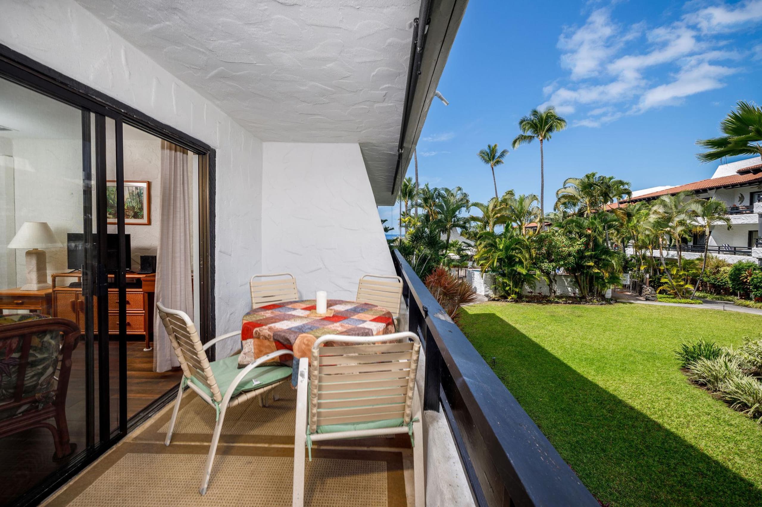 Condo in Kailua-Kona · ★4.6 · 1 bedroom · 2 beds · 1 private bath - Image 18