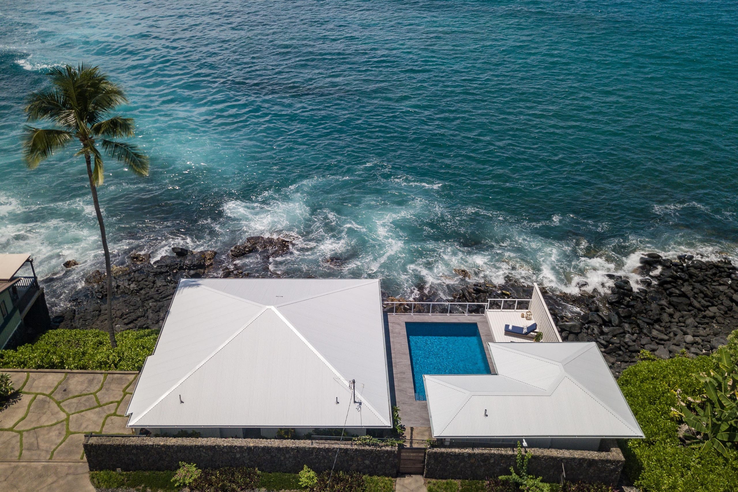 Home in Kailua-Kona · ★4.94 · 2 bedrooms · 2 beds · 2 baths - Image 3